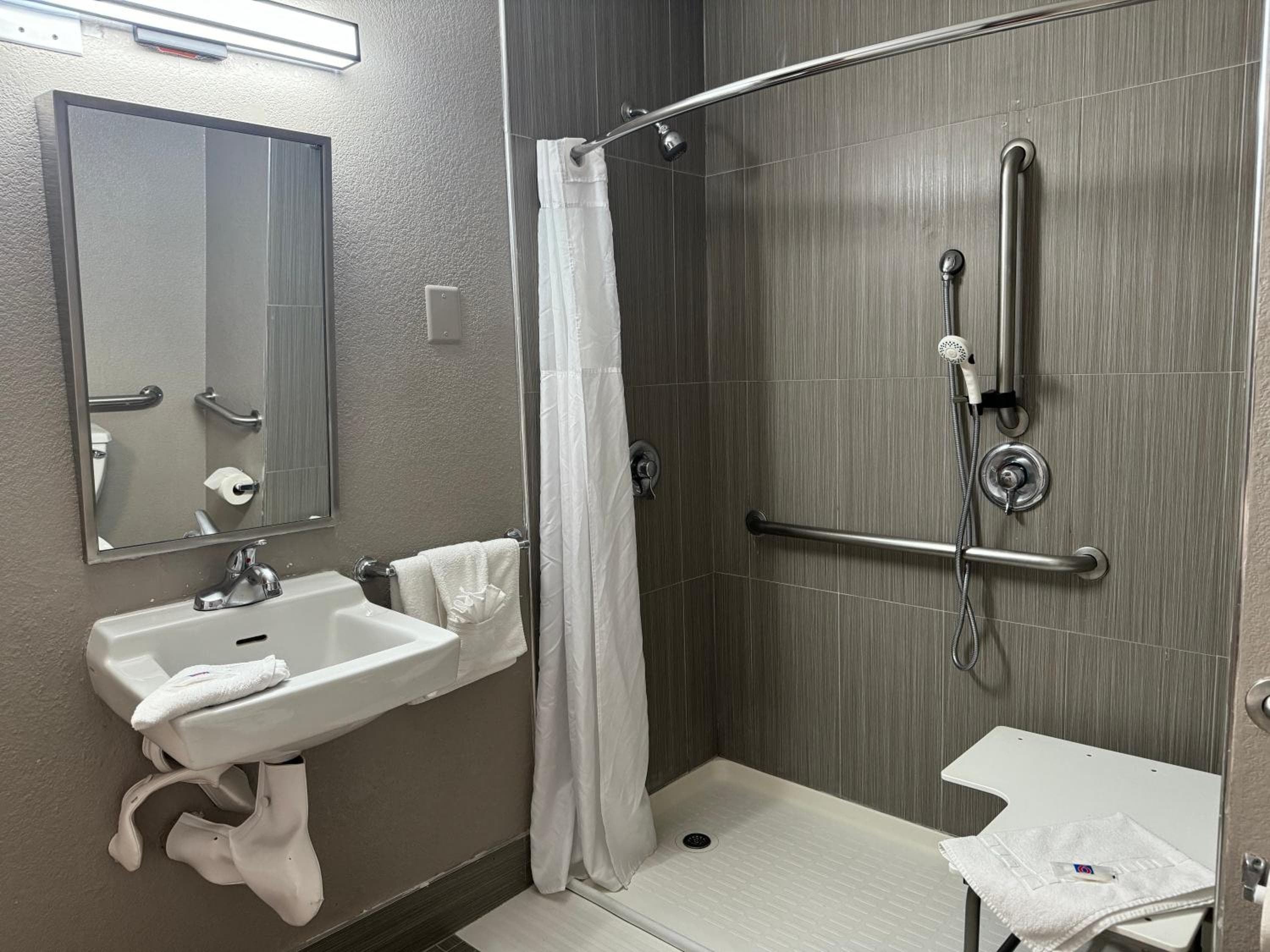 Motel 6 Hollywood — 22