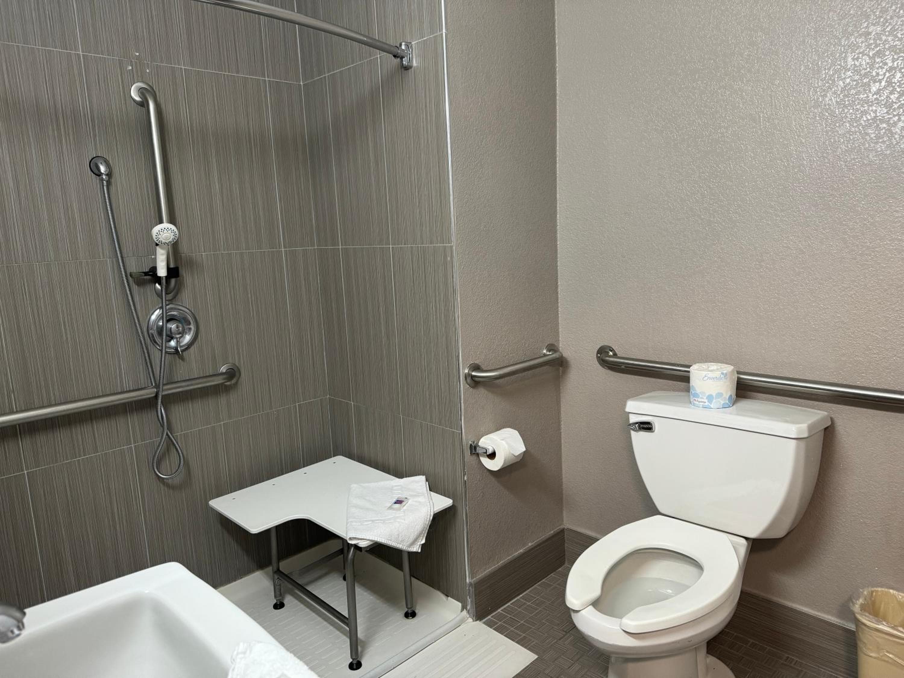 Motel 6 Hollywood — 15