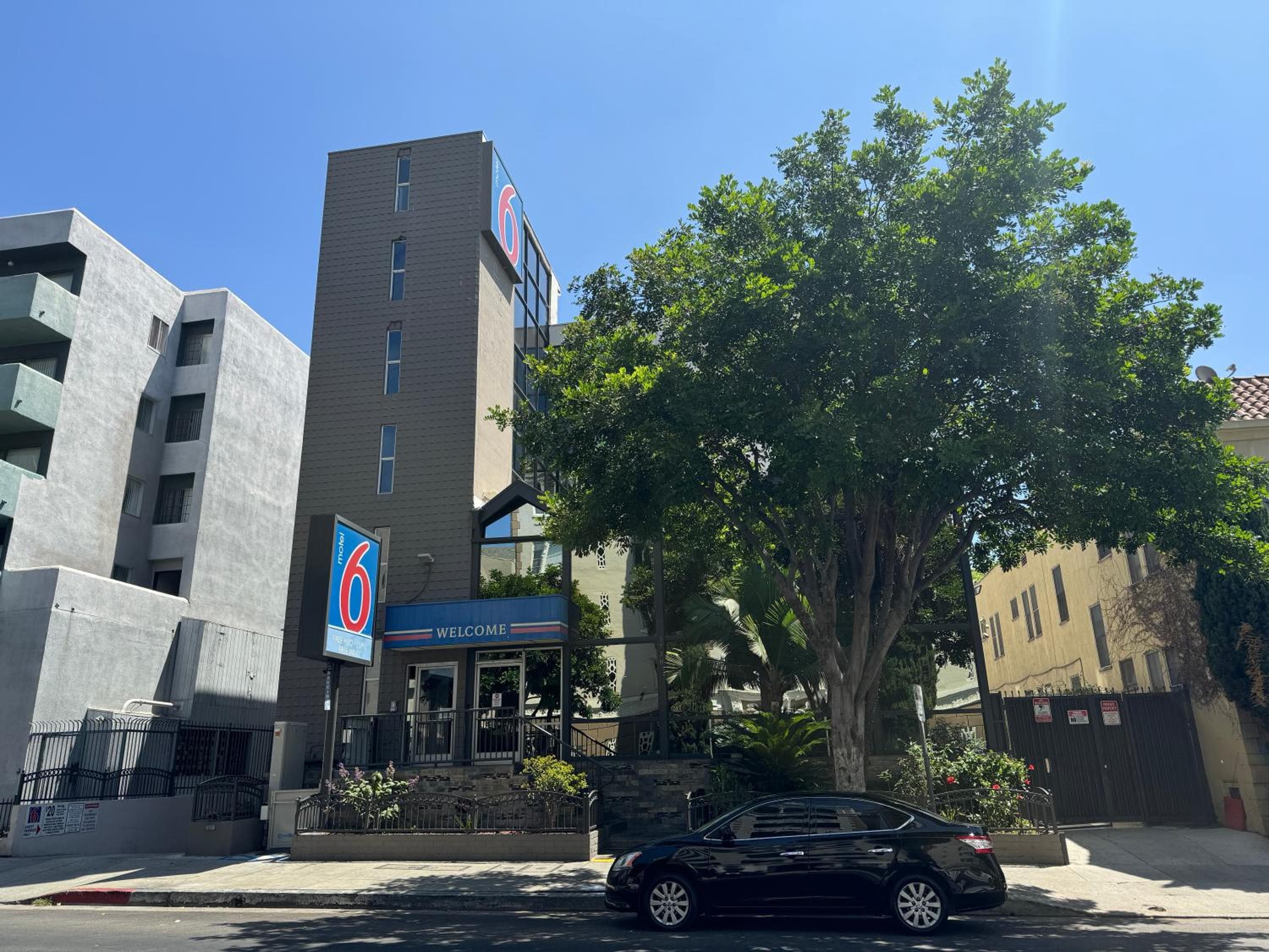 Motel 6 Hollywood — 1