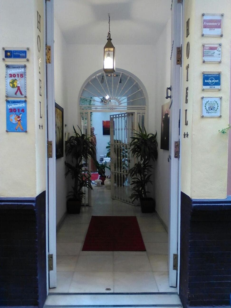 Un patio a Santa Cruz — 25