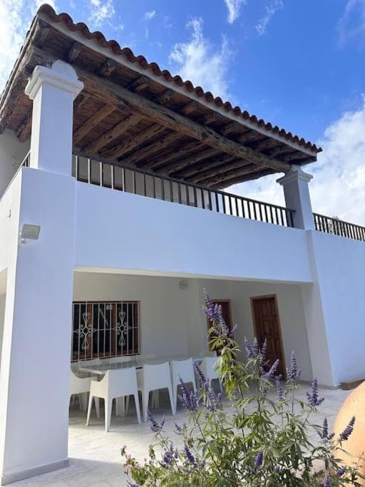 Villa en zona Playa D'en Bossa con gran piscina — 6