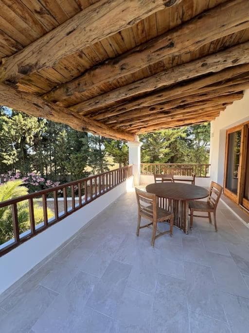 Villa en zona Playa D'en Bossa con gran piscina — 26