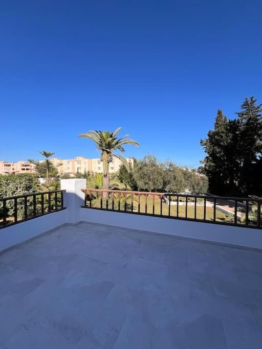 Villa en zona Playa D'en Bossa con gran piscina — 10