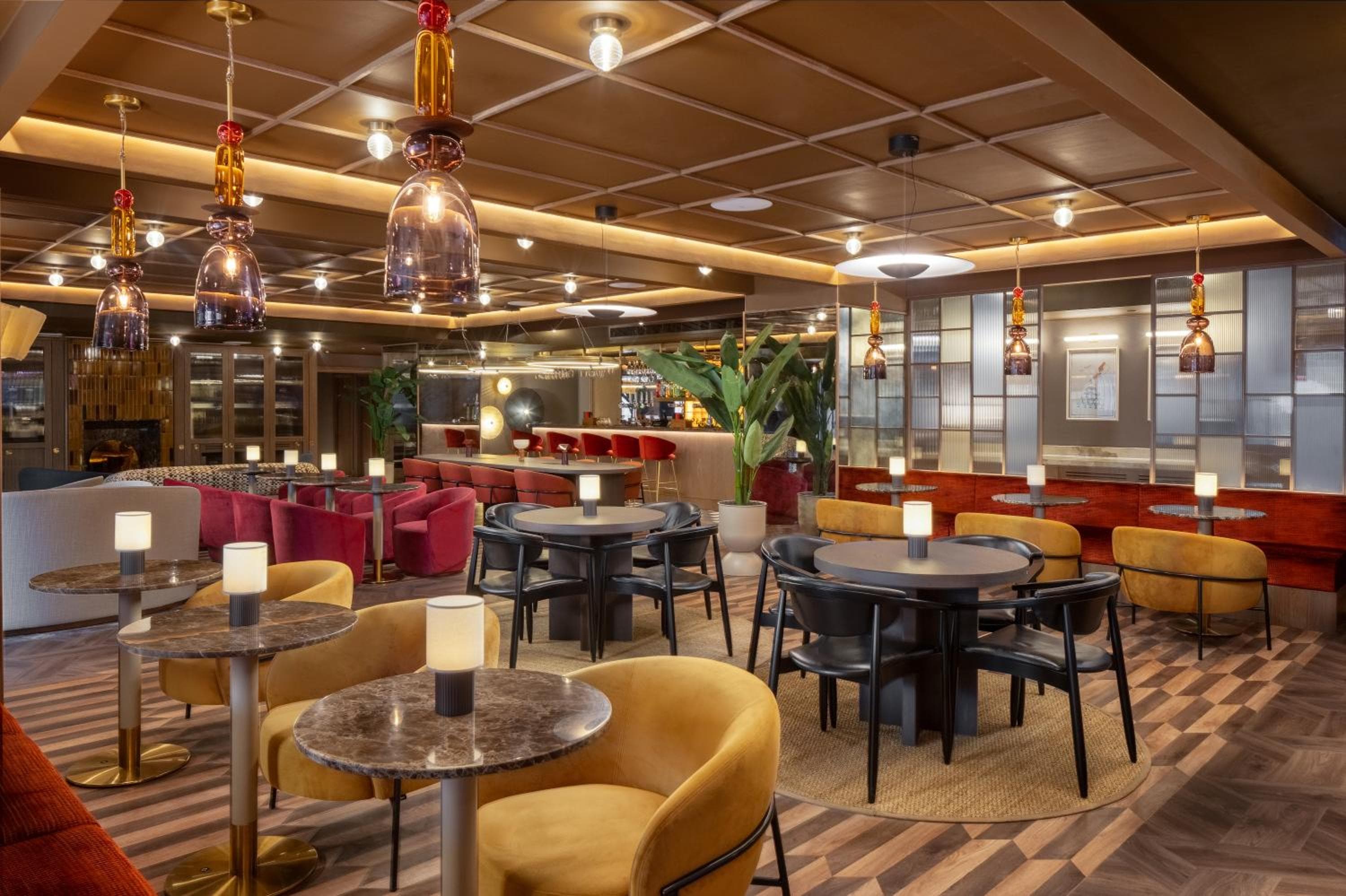 Mercure London Earls Court — 25
