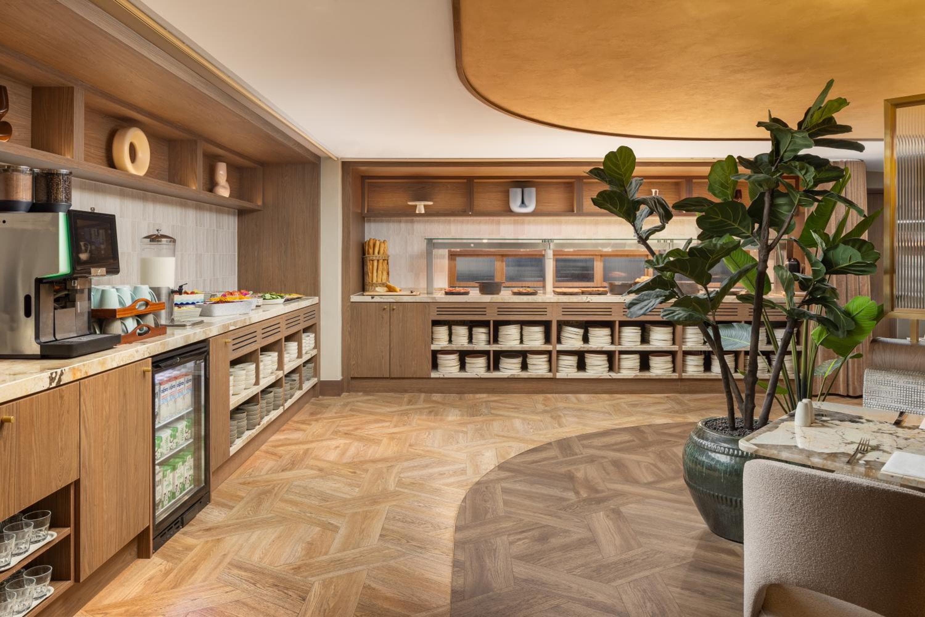 Mercure London Earls Court — 13