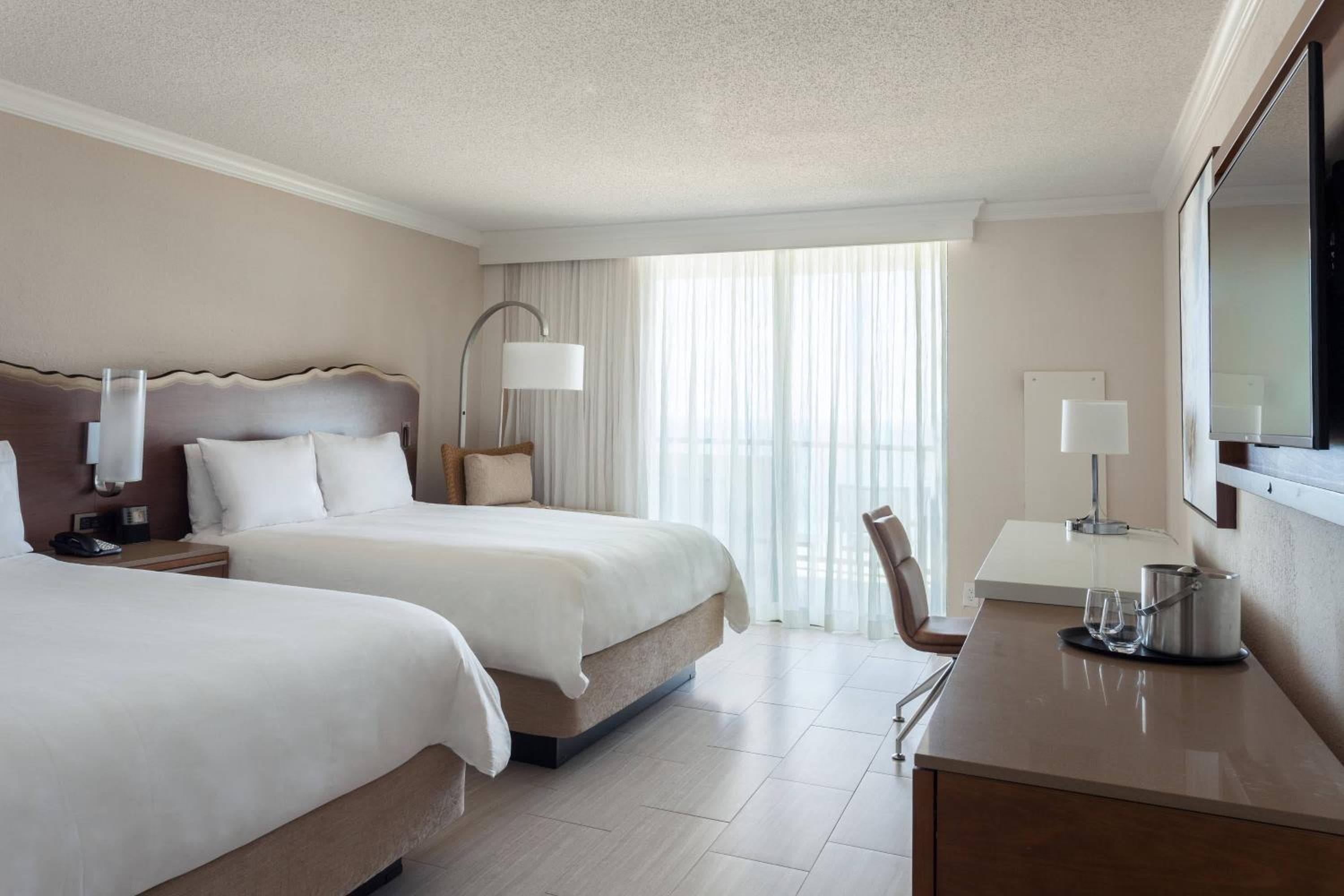 Fort Lauderdale Marriott Harbor Beach Resort & Spa — 14