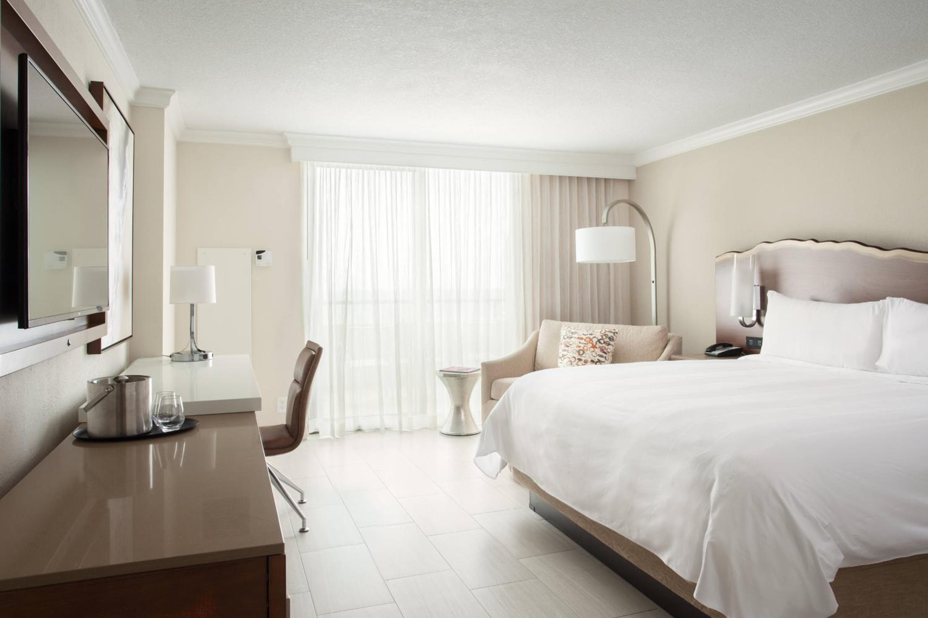 Fort Lauderdale Marriott Harbor Beach Resort & Spa — 18
