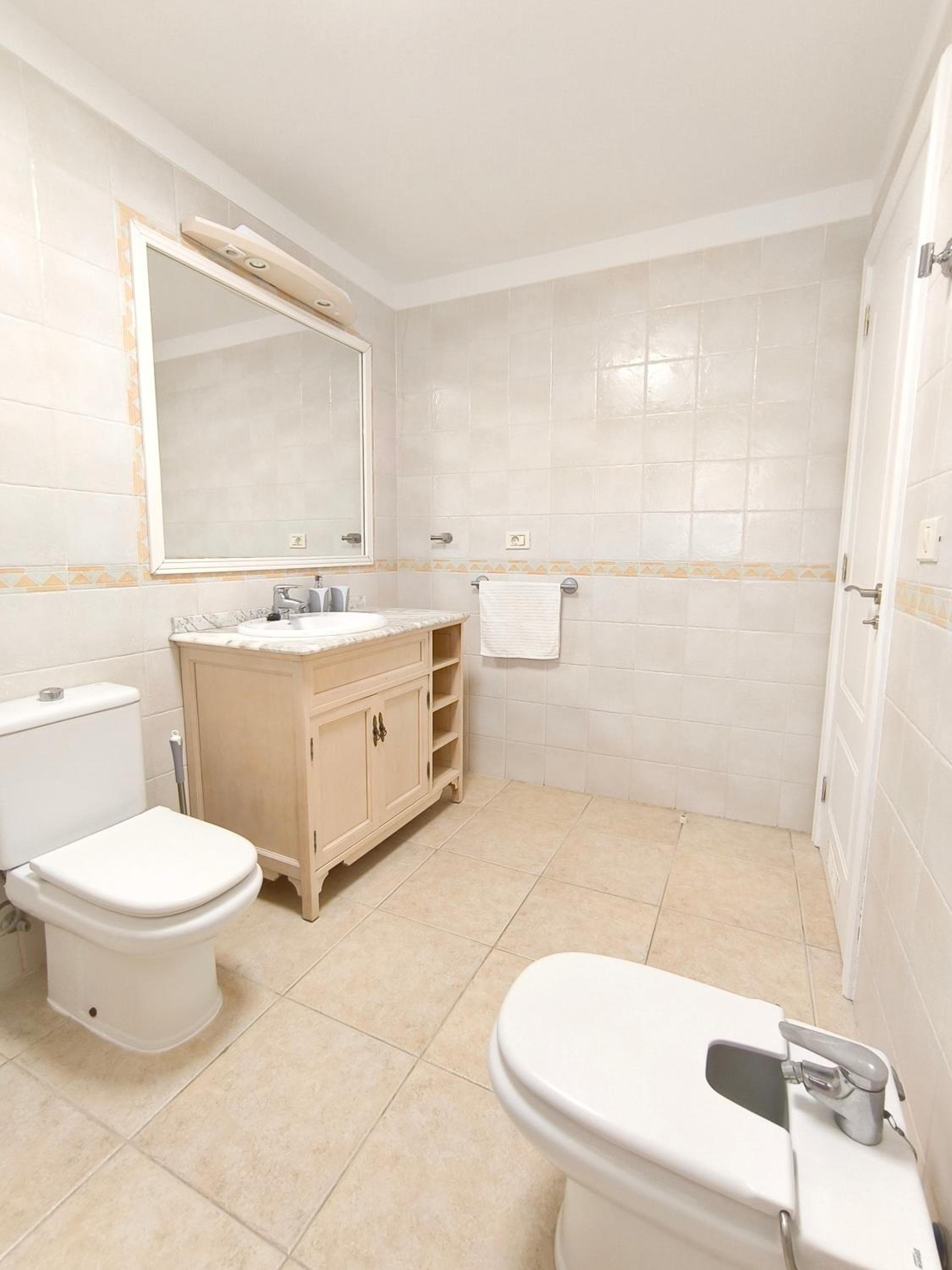 ESTRELLA CANARIA - Los Cristianos, AC, pool, fibre net, tv channels — 5