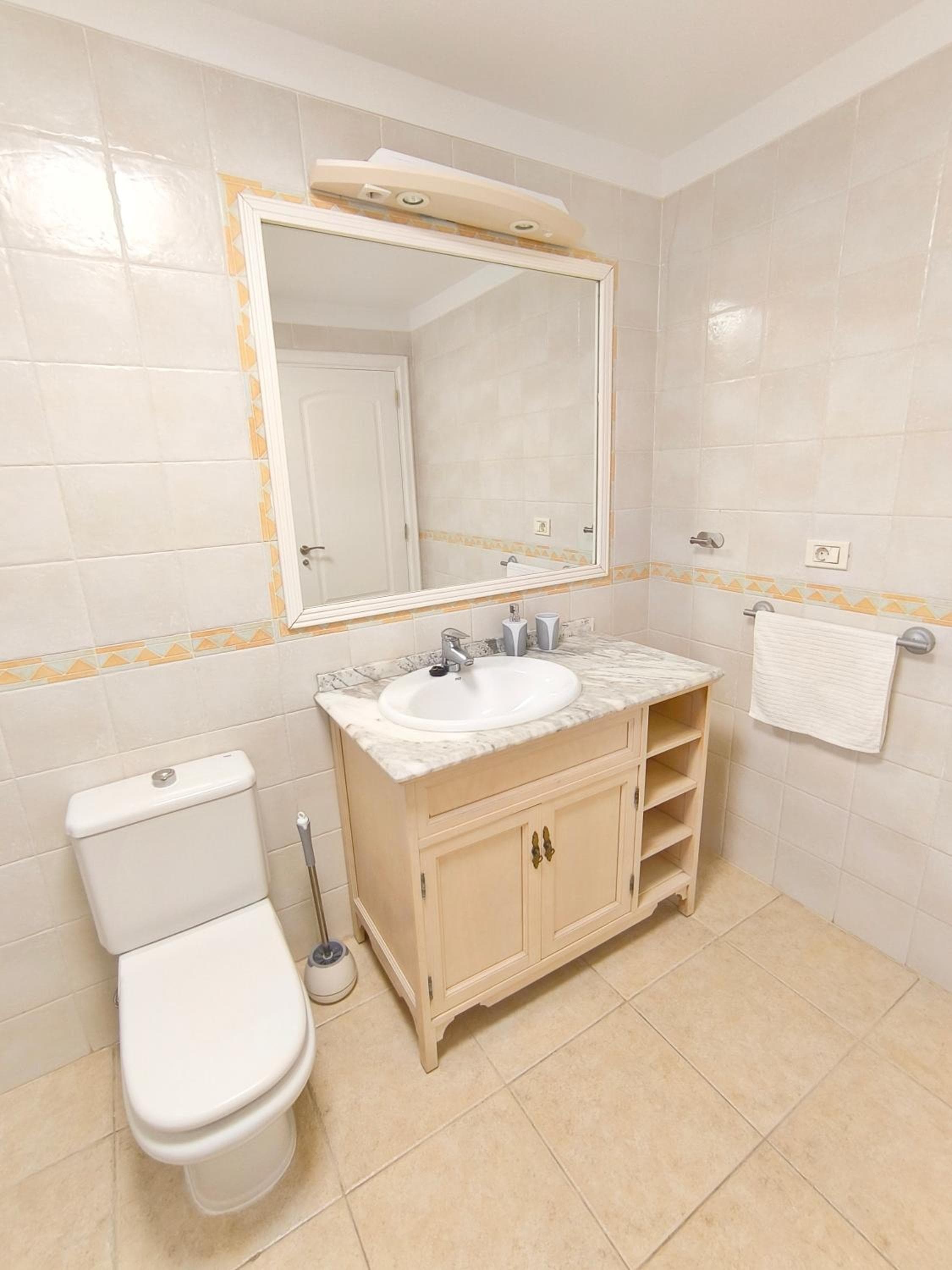ESTRELLA CANARIA - Los Cristianos, AC, pool, fibre net, tv channels — 2