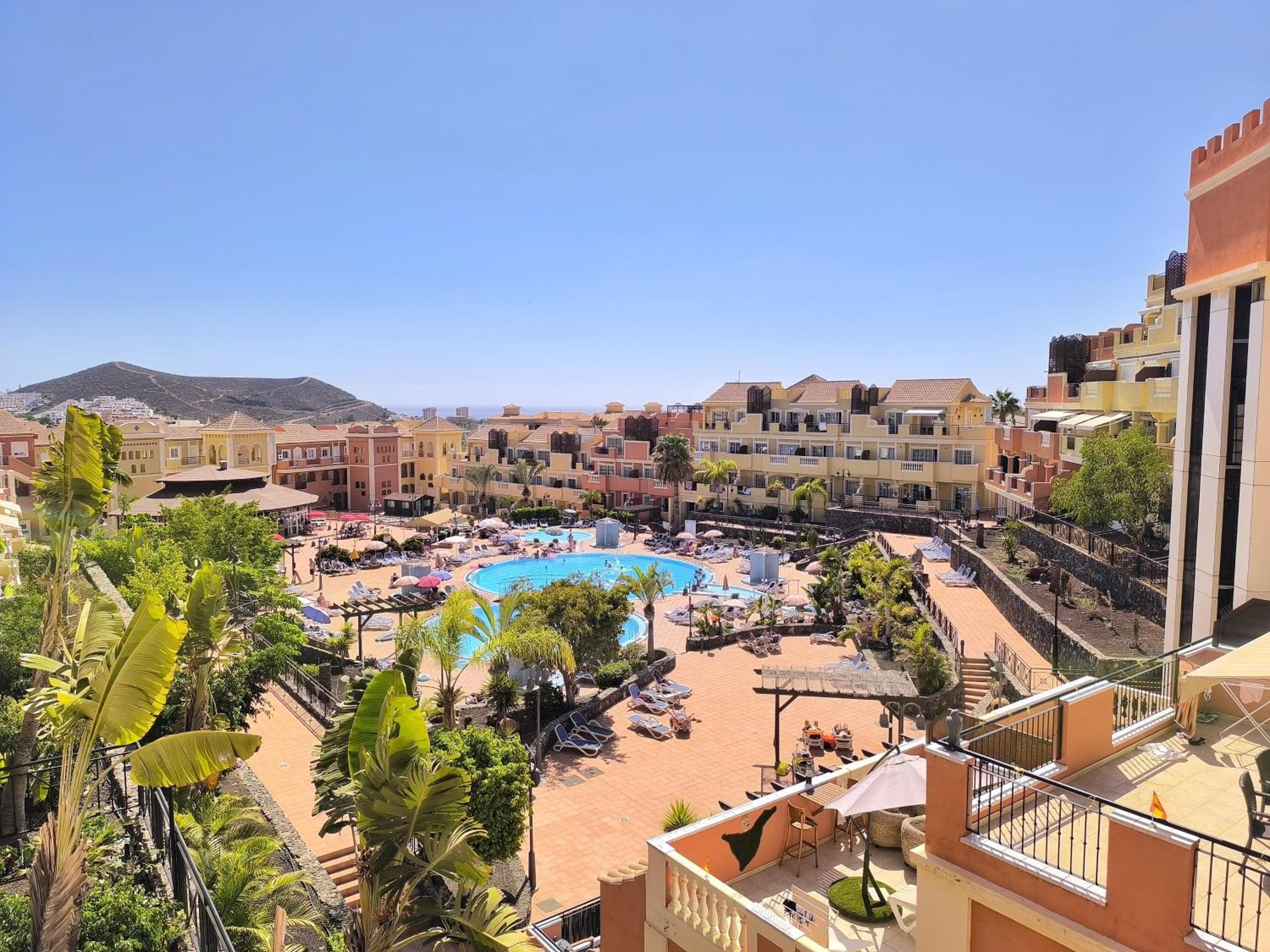 ESTRELLA CANARIA - Los Cristianos, AC, pool, fibre net, tv channels — 1