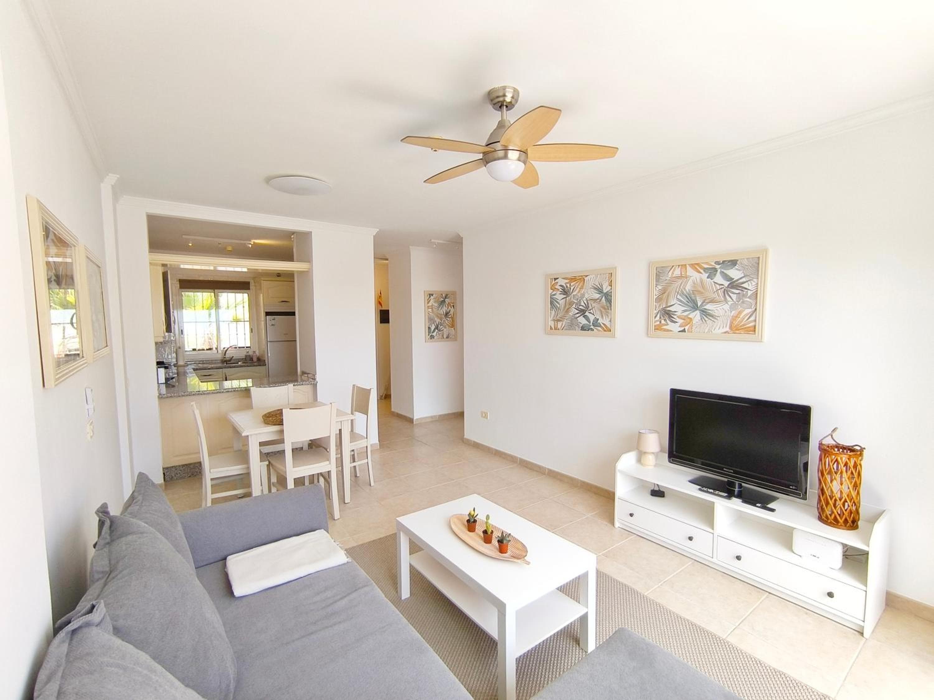ESTRELLA CANARIA - Los Cristianos, AC, pool, fibre net, tv channels — 3