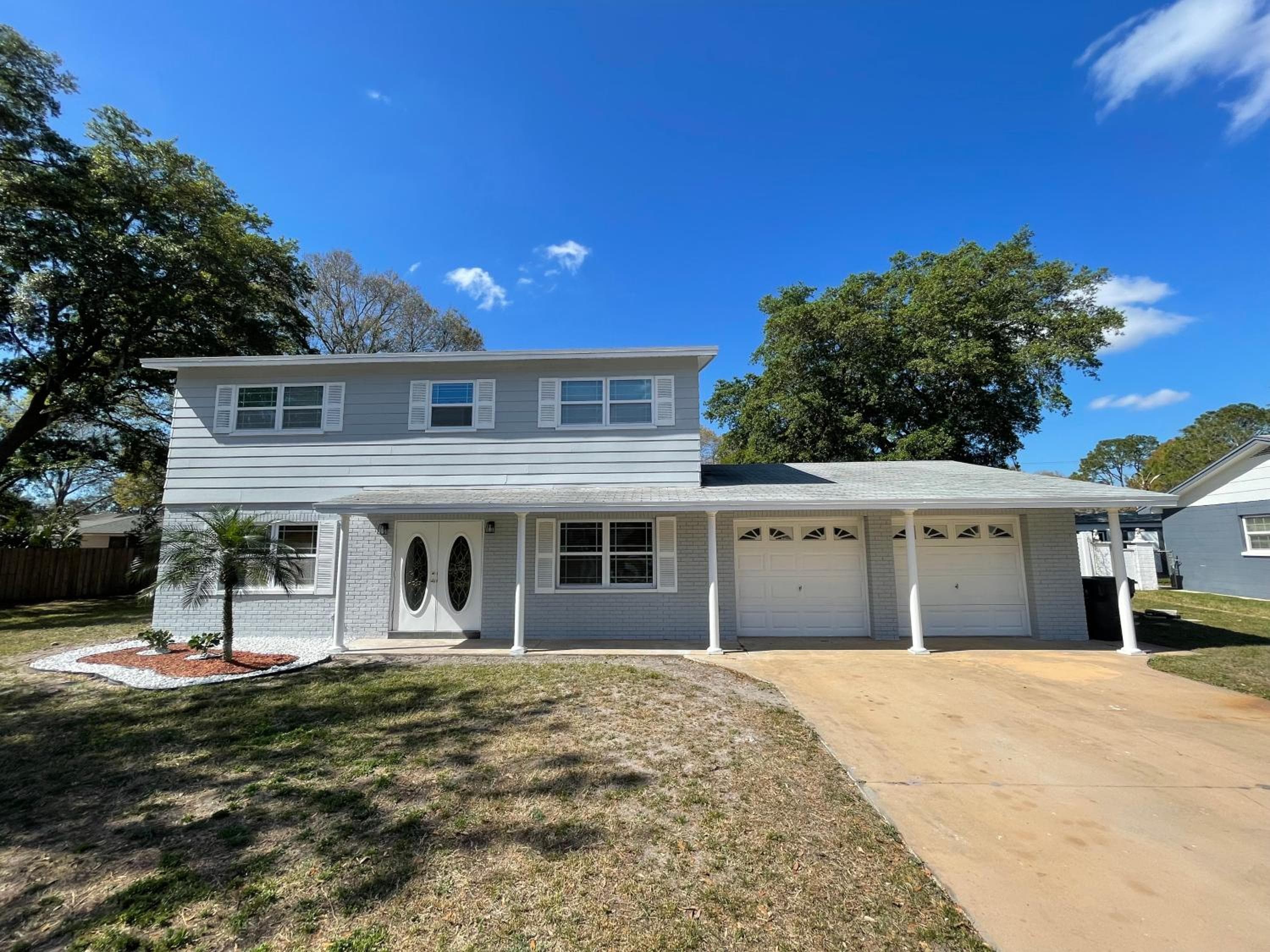 Spacious 4BR Home in Tampa Near Busch Gardens — 1