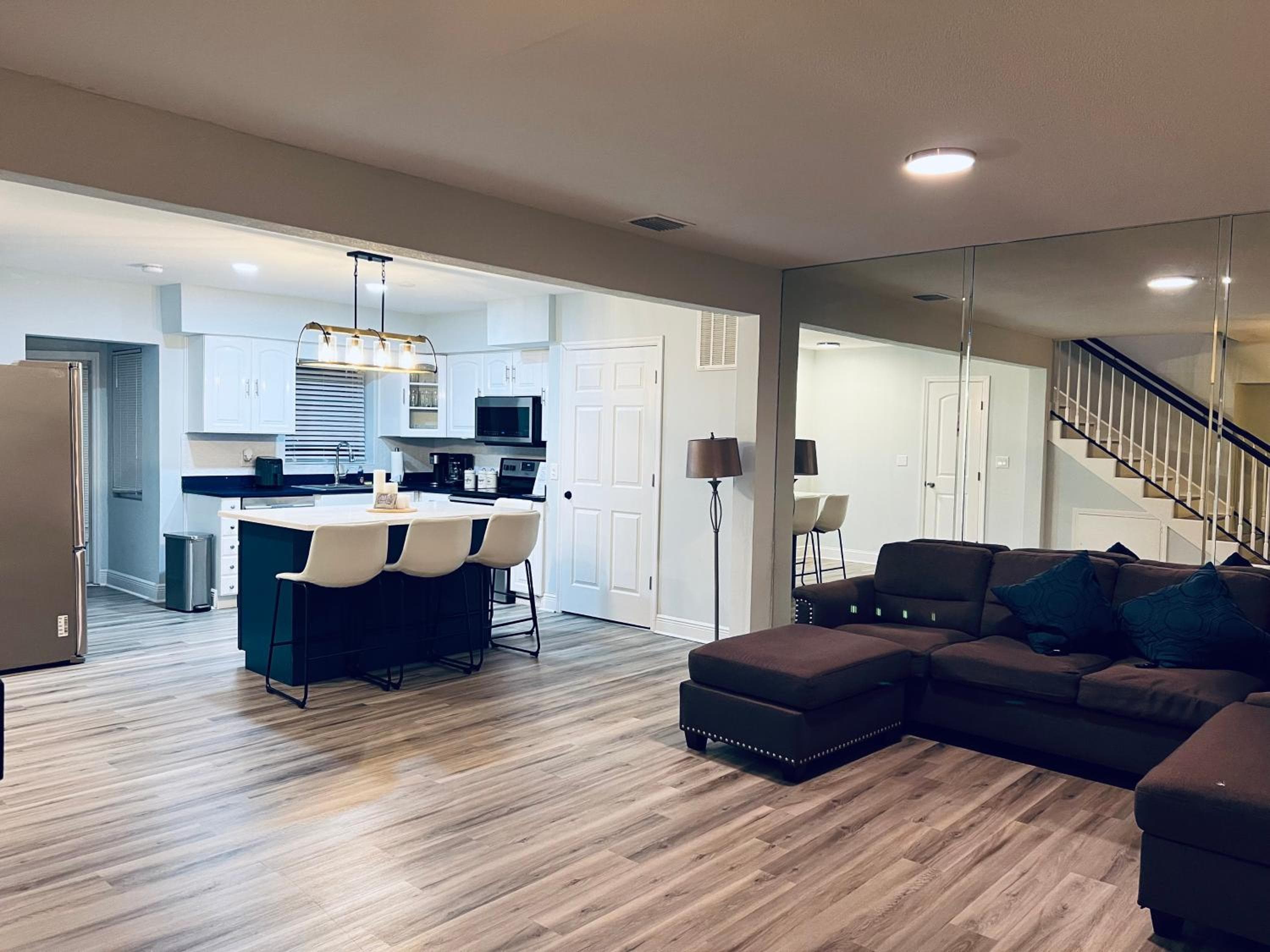 Spacious 4BR Home in Tampa Near Busch Gardens — 3