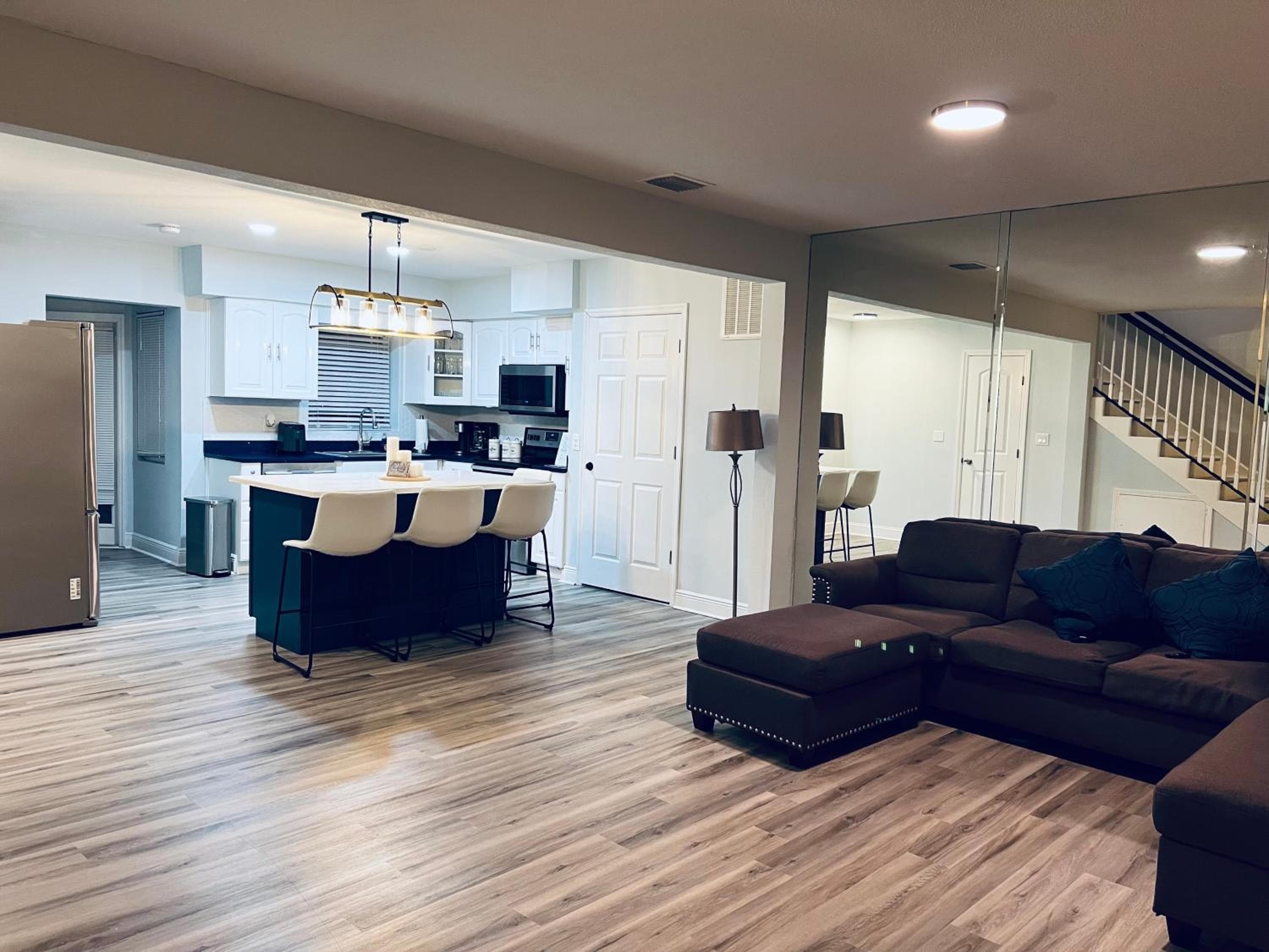 Spacious 4BR Home in Tampa Near Busch Gardens — 12