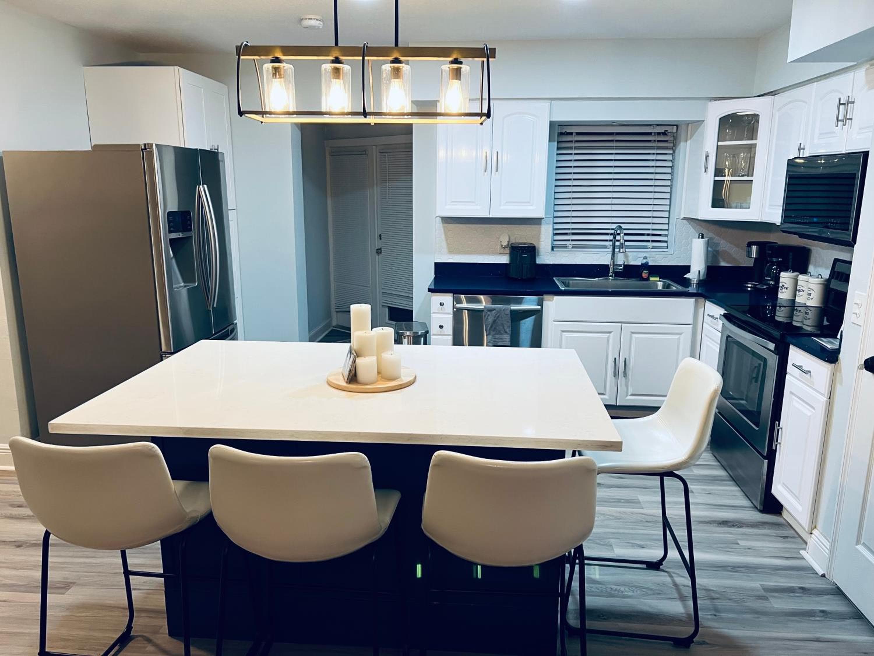 Spacious 4BR Home in Tampa Near Busch Gardens — 13