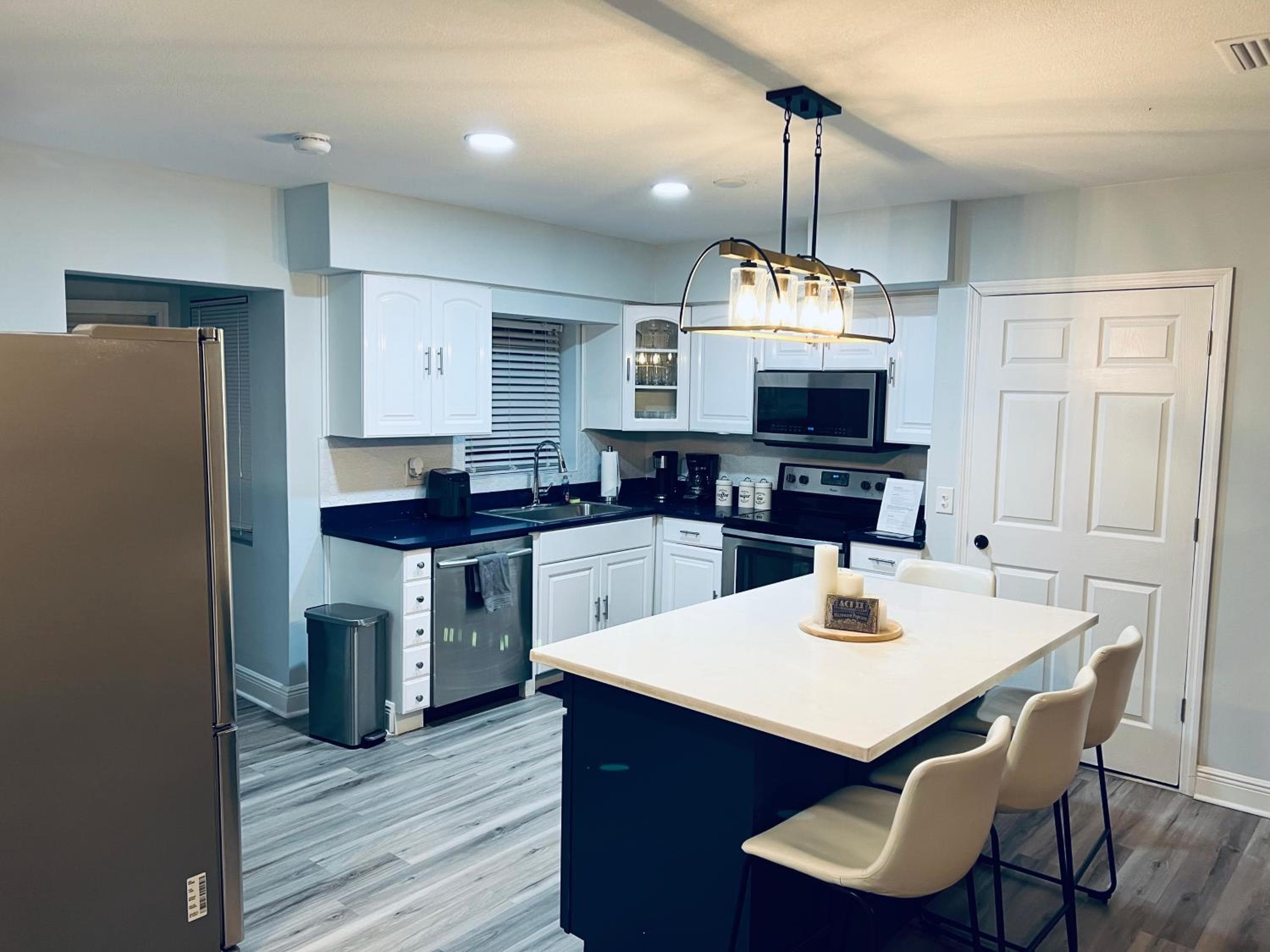 Spacious 4BR Home in Tampa Near Busch Gardens — 27