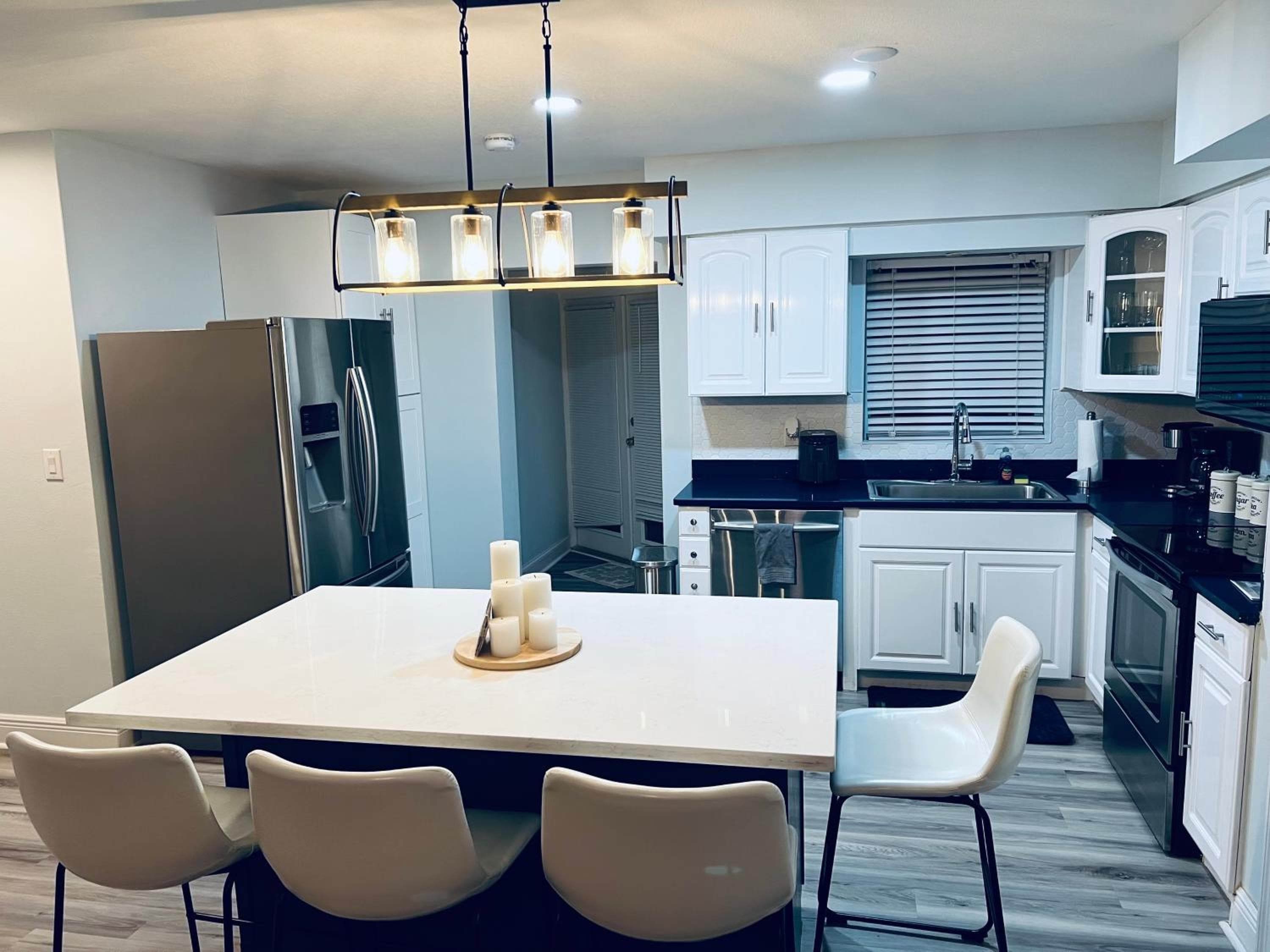 Spacious 4BR Home in Tampa Near Busch Gardens — 28