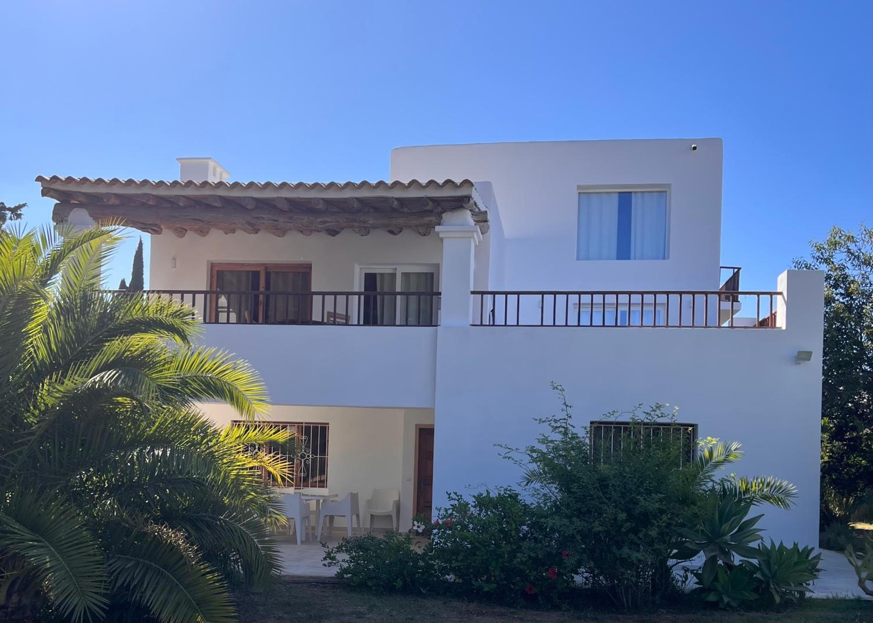 Villa en zona Playa D'en Bossa con gran piscina — 5