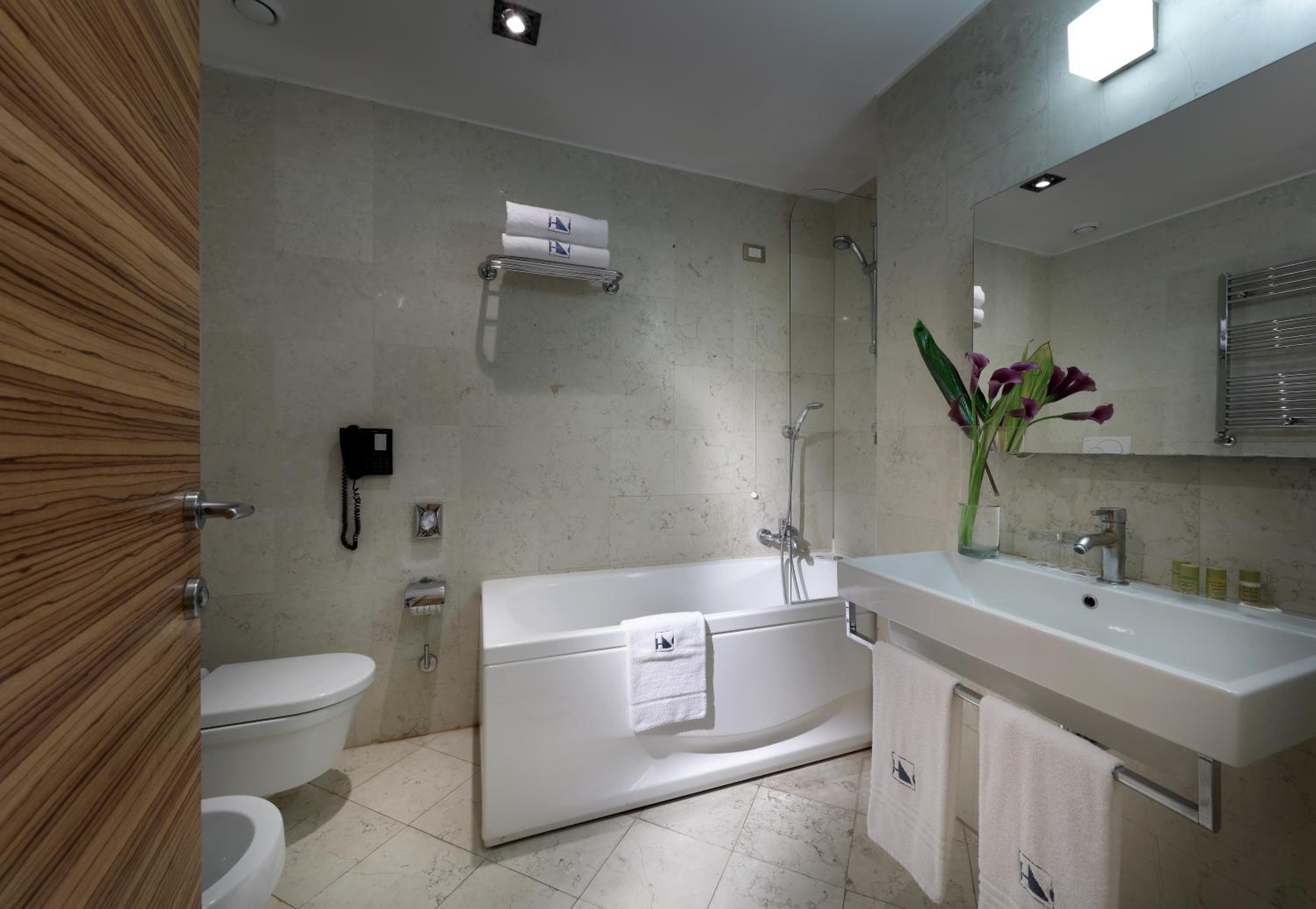 Mercure Roma Centro Saint John — 9