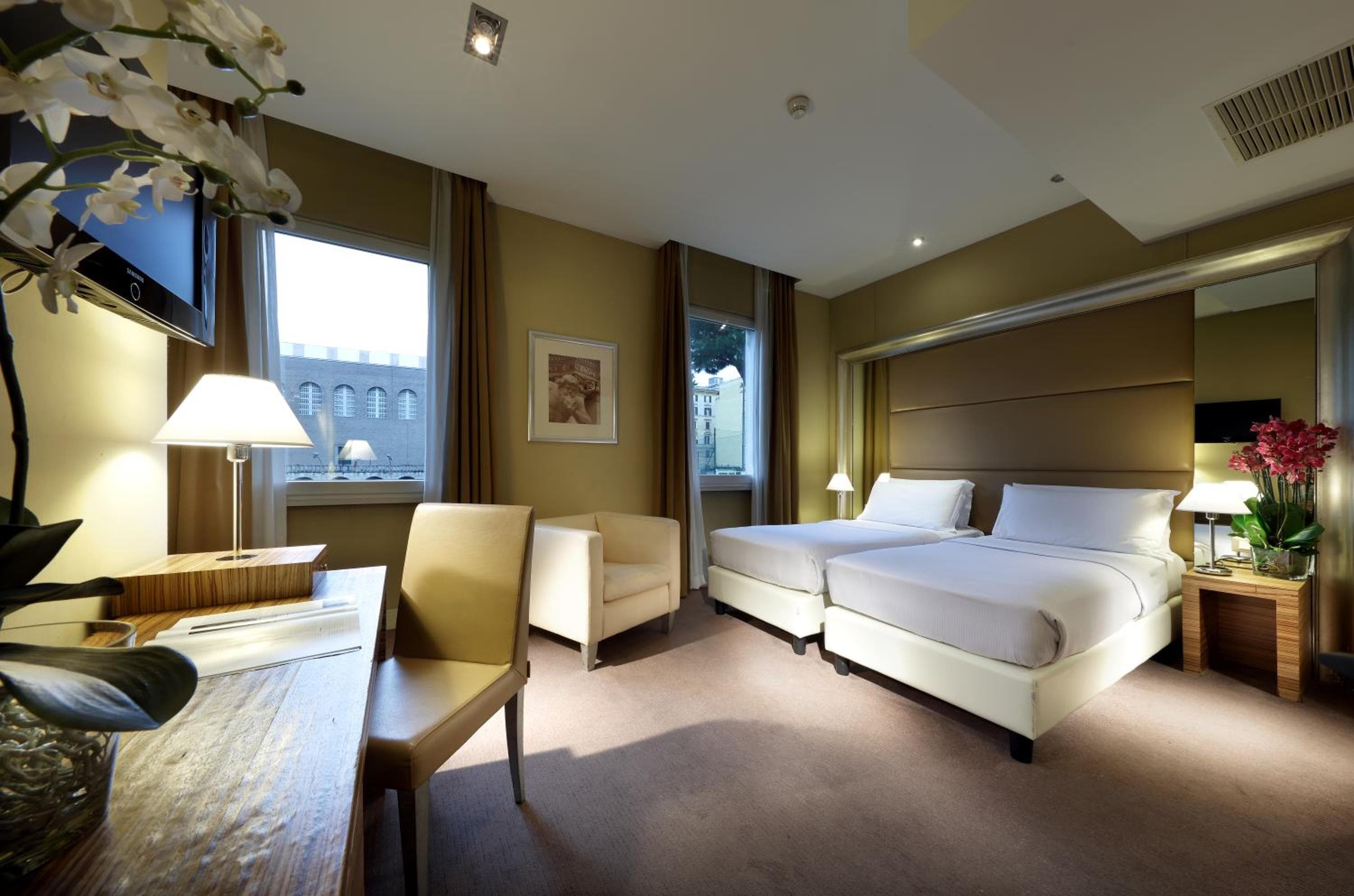 Mercure Roma Centro Saint John — 5