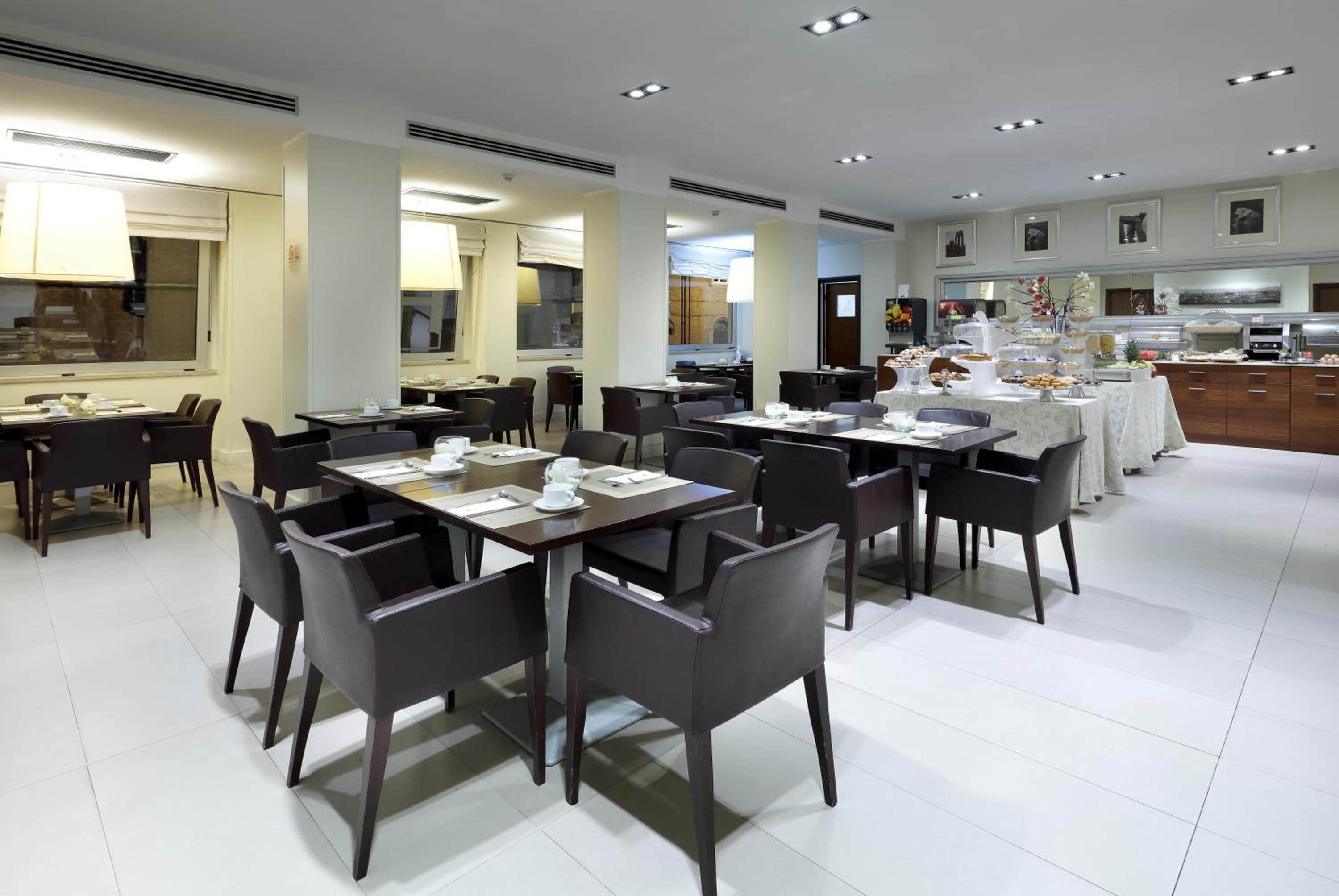 Mercure Roma Centro Saint John — 15