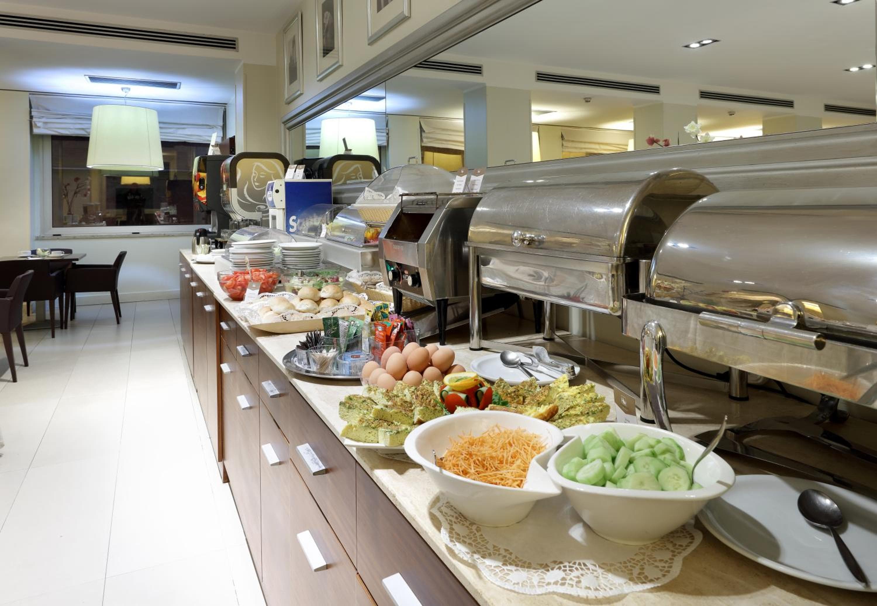 Mercure Roma Centro Saint John — 14