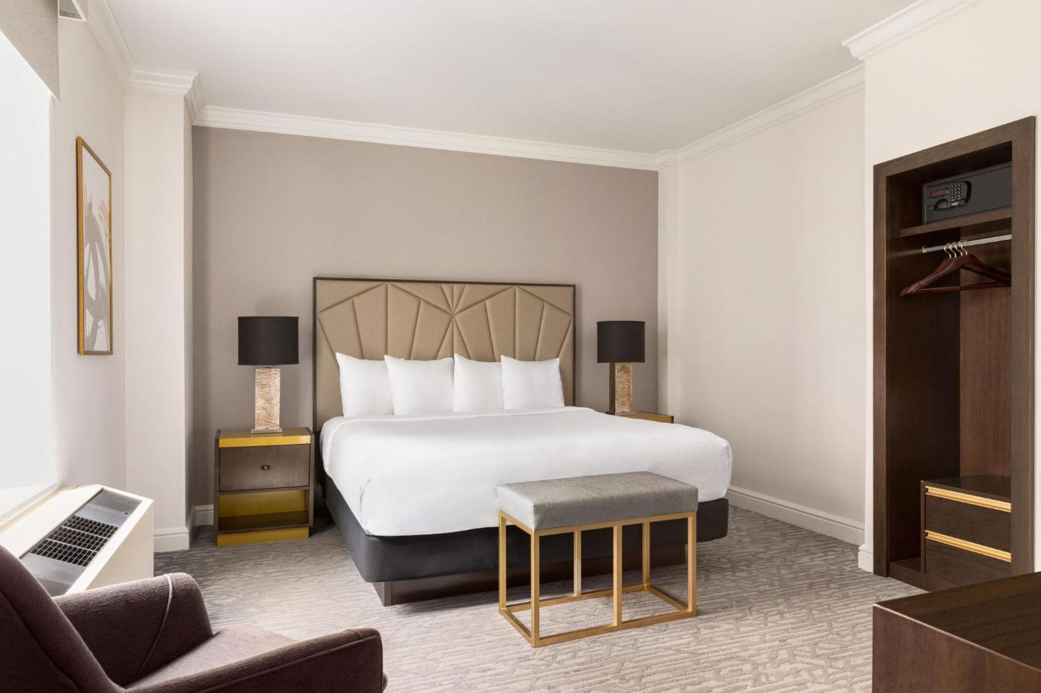 Martinique New York on Broadway, Curio Collection by Hilton — 5