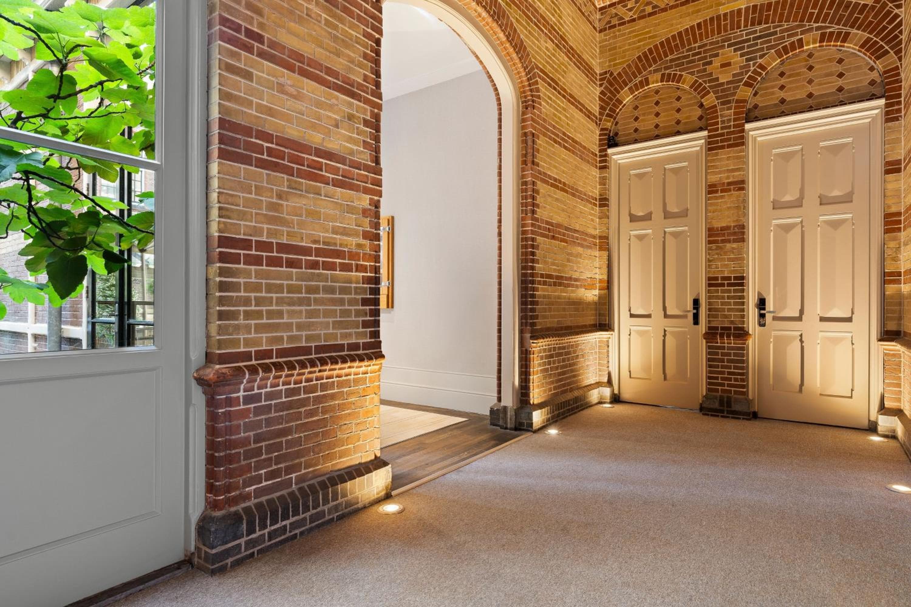 The College Hotel Ámsterdam, colección de autógrafos — 10