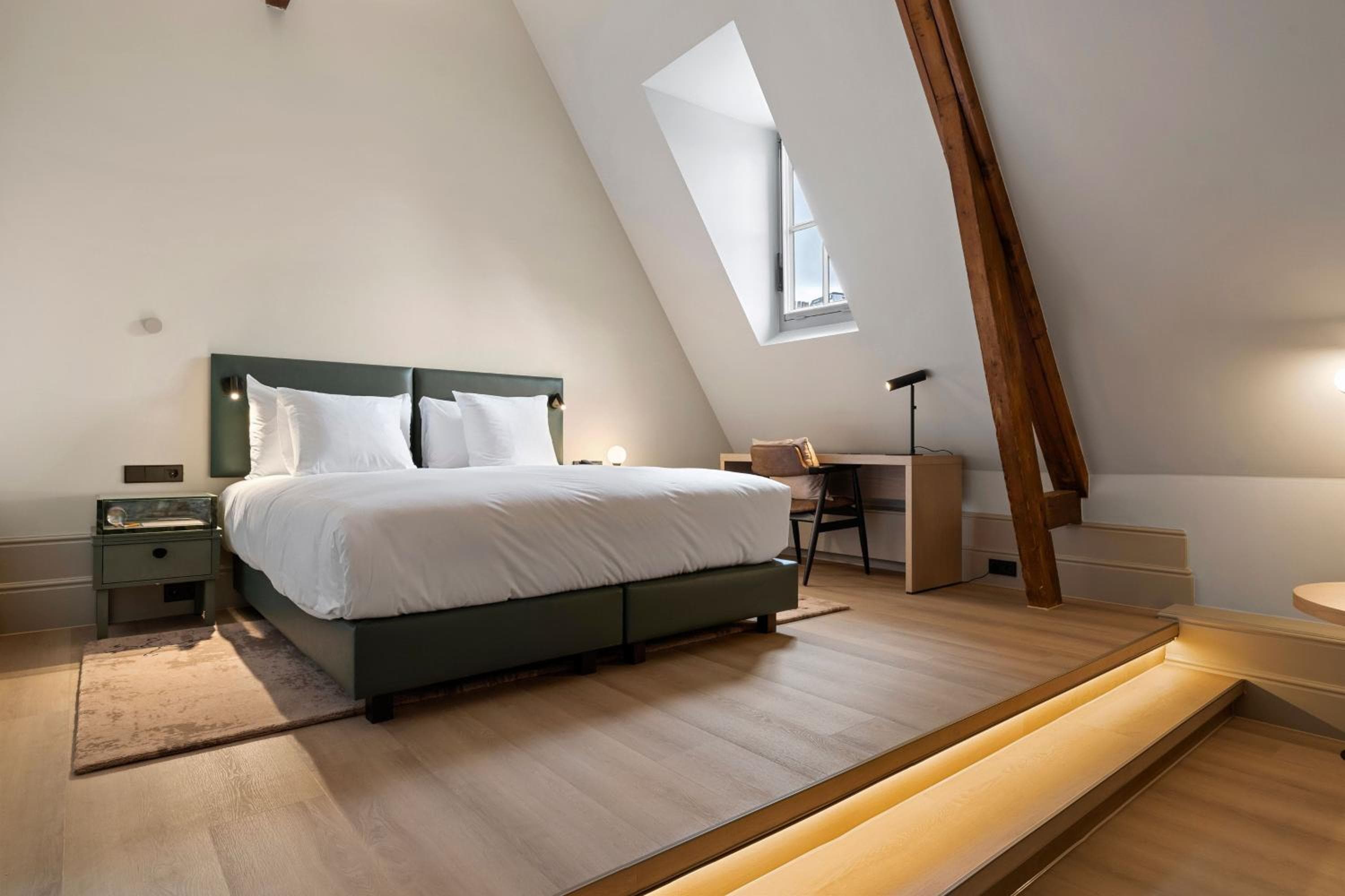 The College Hotel Ámsterdam, colección de autógrafos — 21