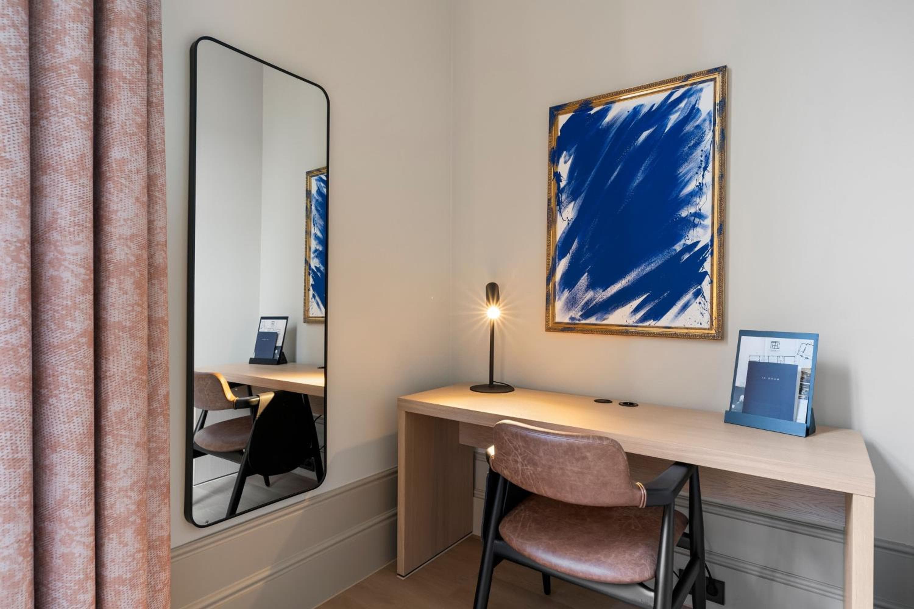 The College Hotel Ámsterdam, colección de autógrafos — 23