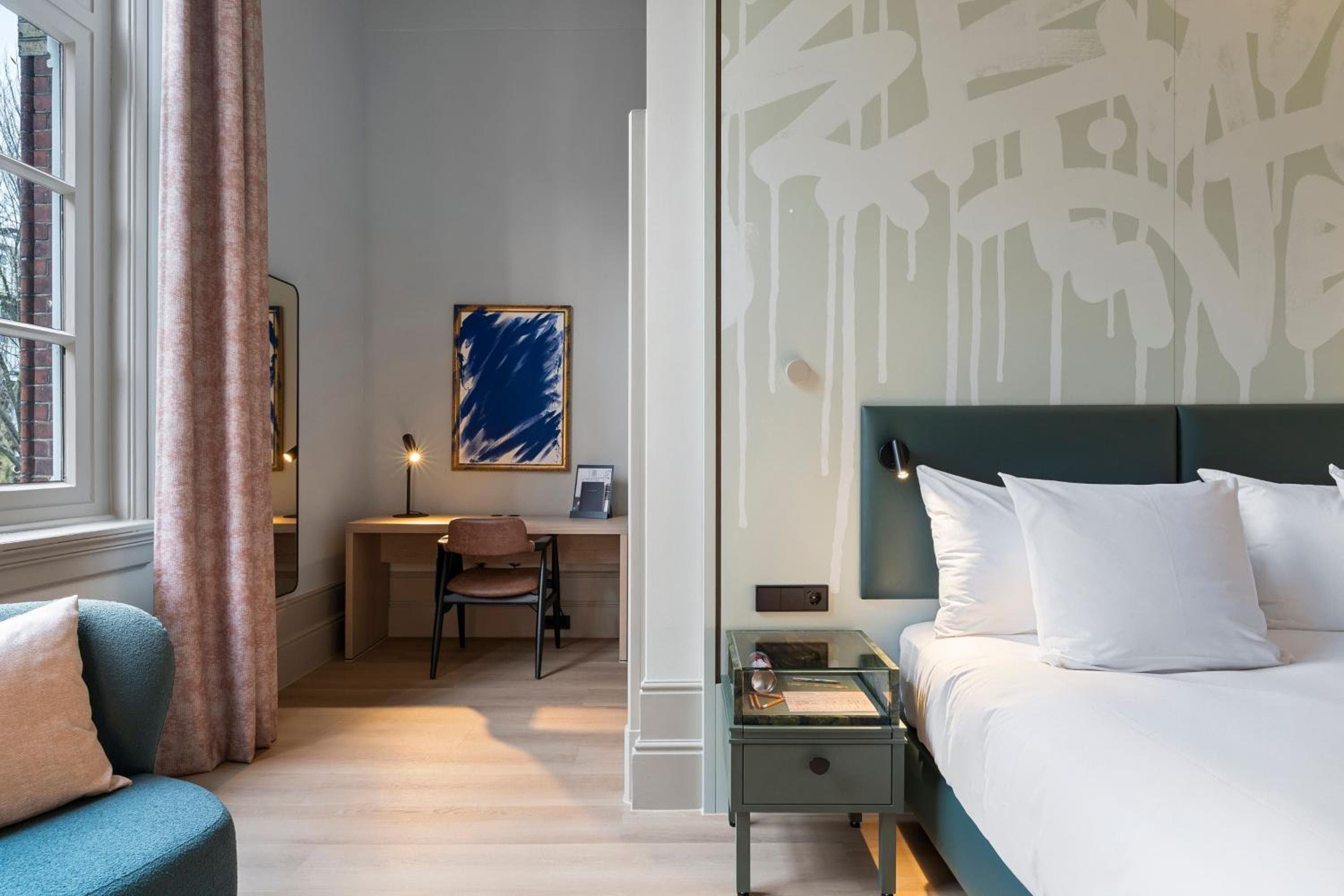 The College Hotel Ámsterdam, colección de autógrafos — 25