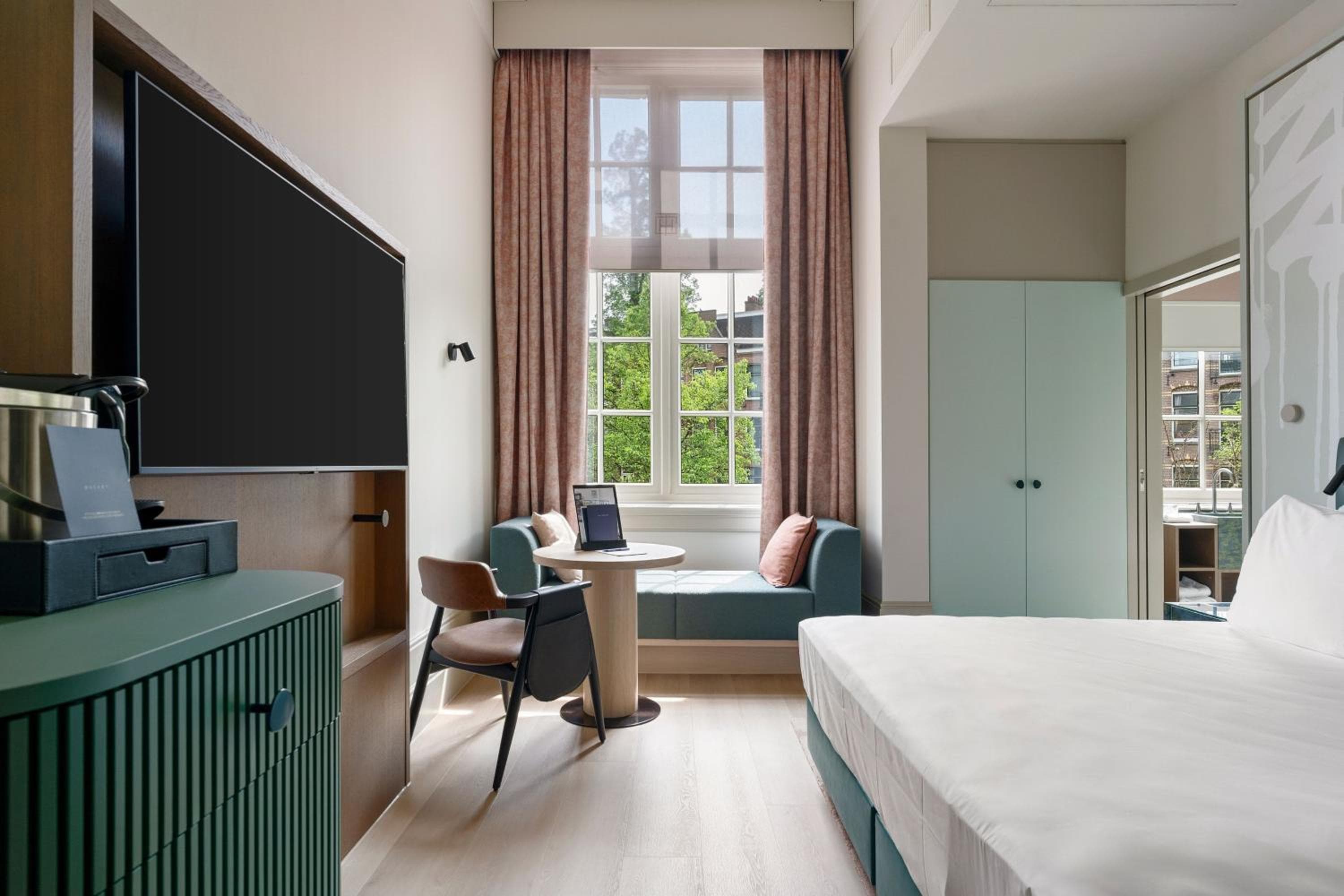 The College Hotel Amsterdam, Autograph Collection — 11