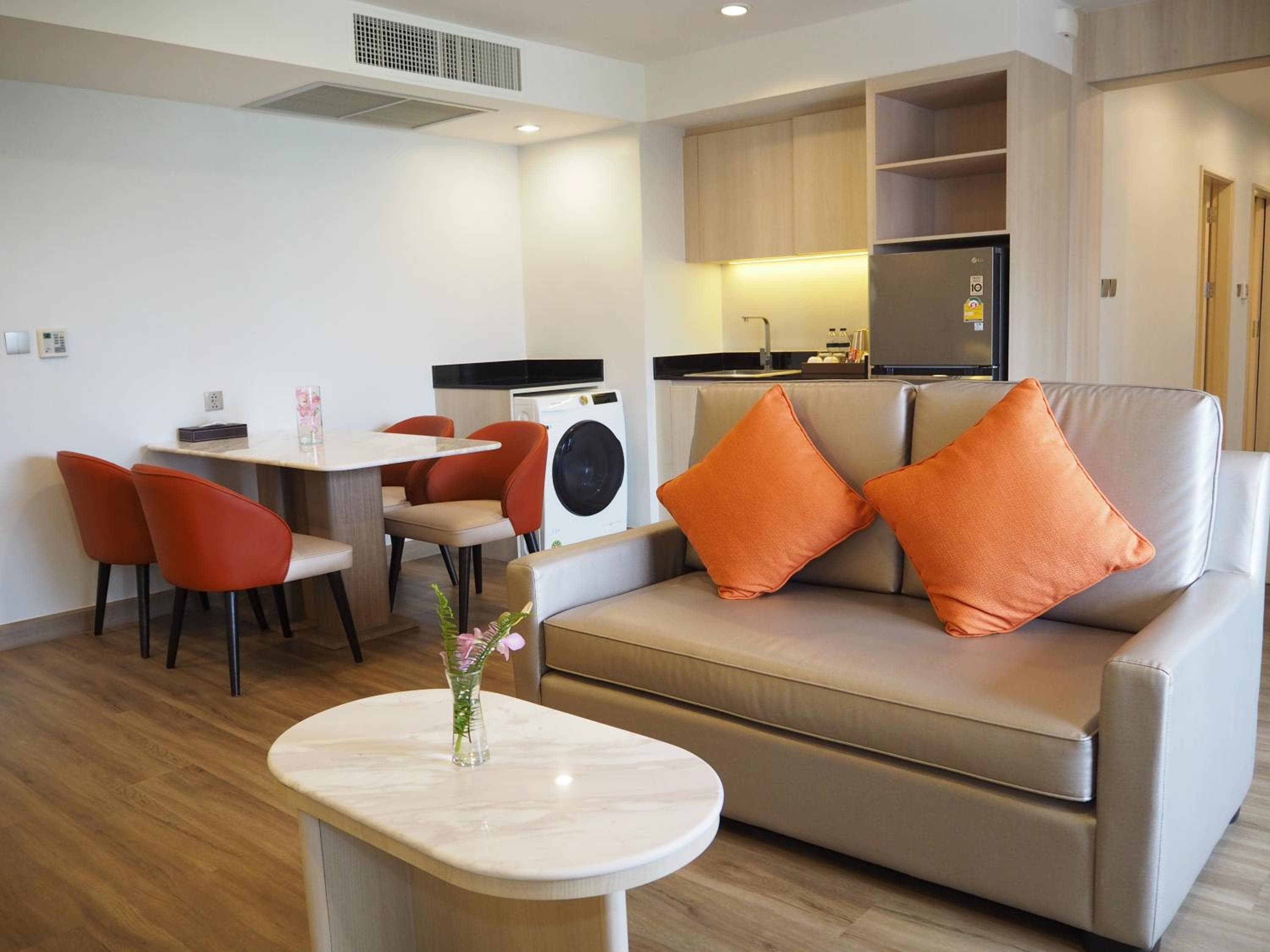 Centre Point Plus Hotel Pratunam — 4
