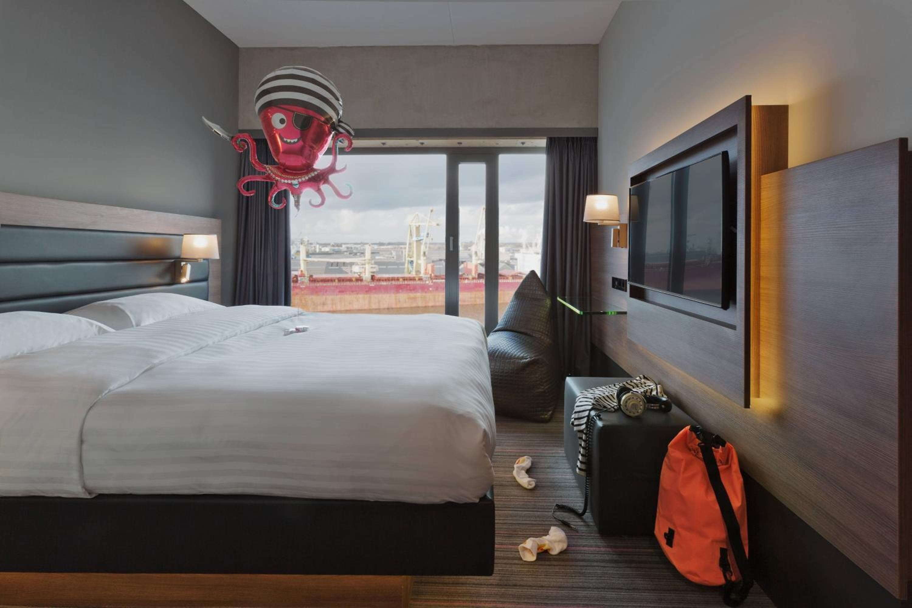 Moxy Amsterdam Houthavens — 18