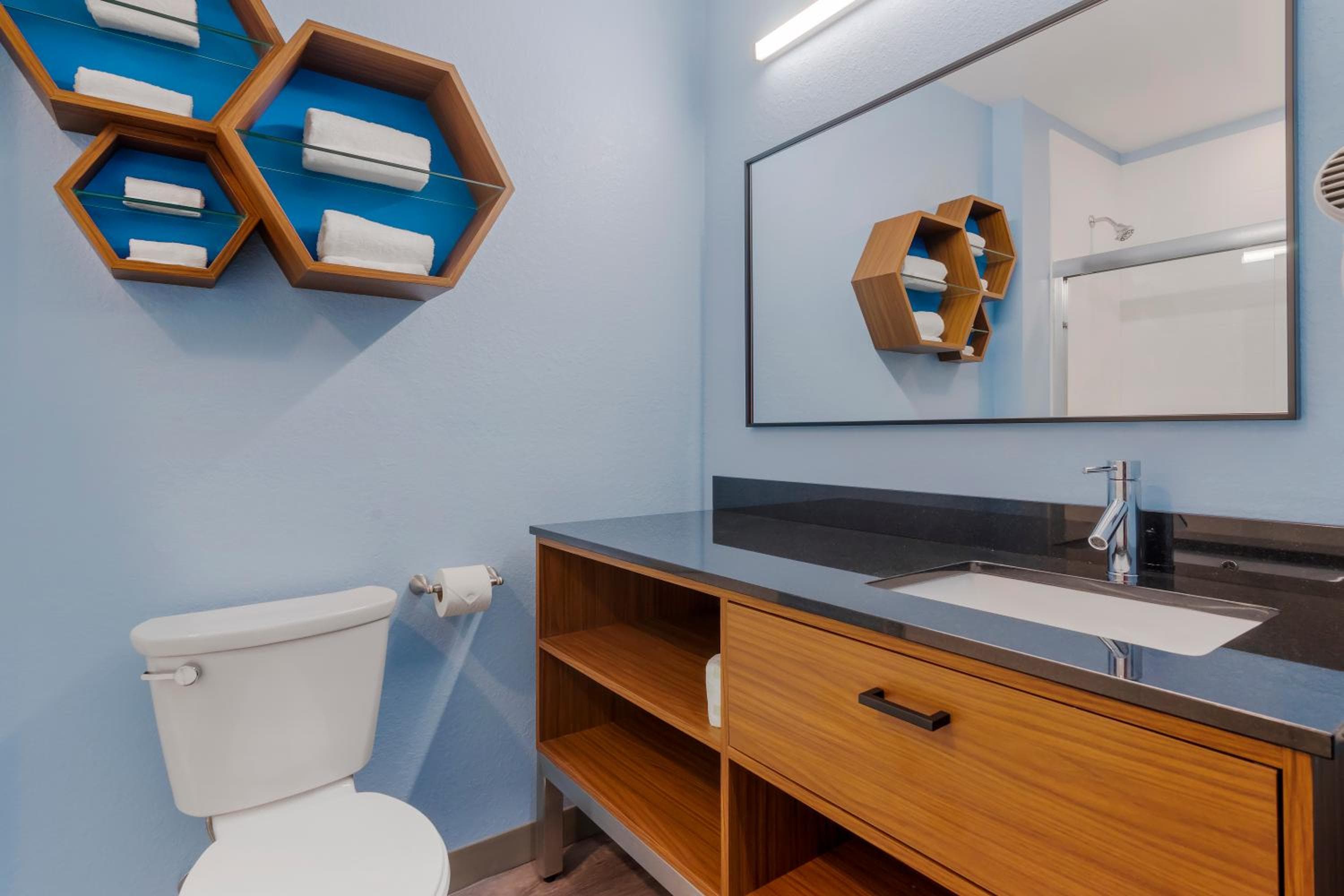 HomeTowne Studios by Red Roof Tampa - Airport — 26