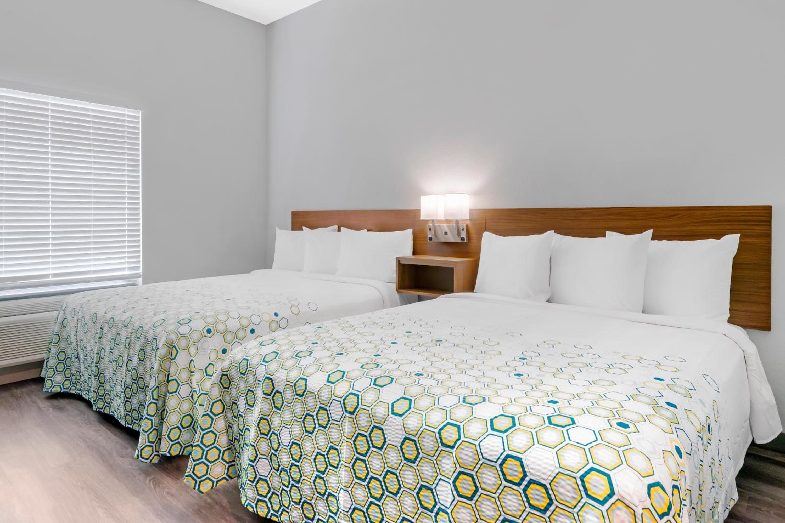 HomeTowne Studios by Red Roof Tampa - Airport — 21