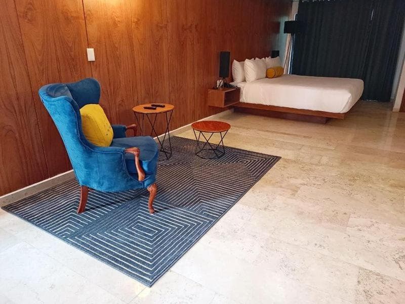 HOTEL LUCA — 10