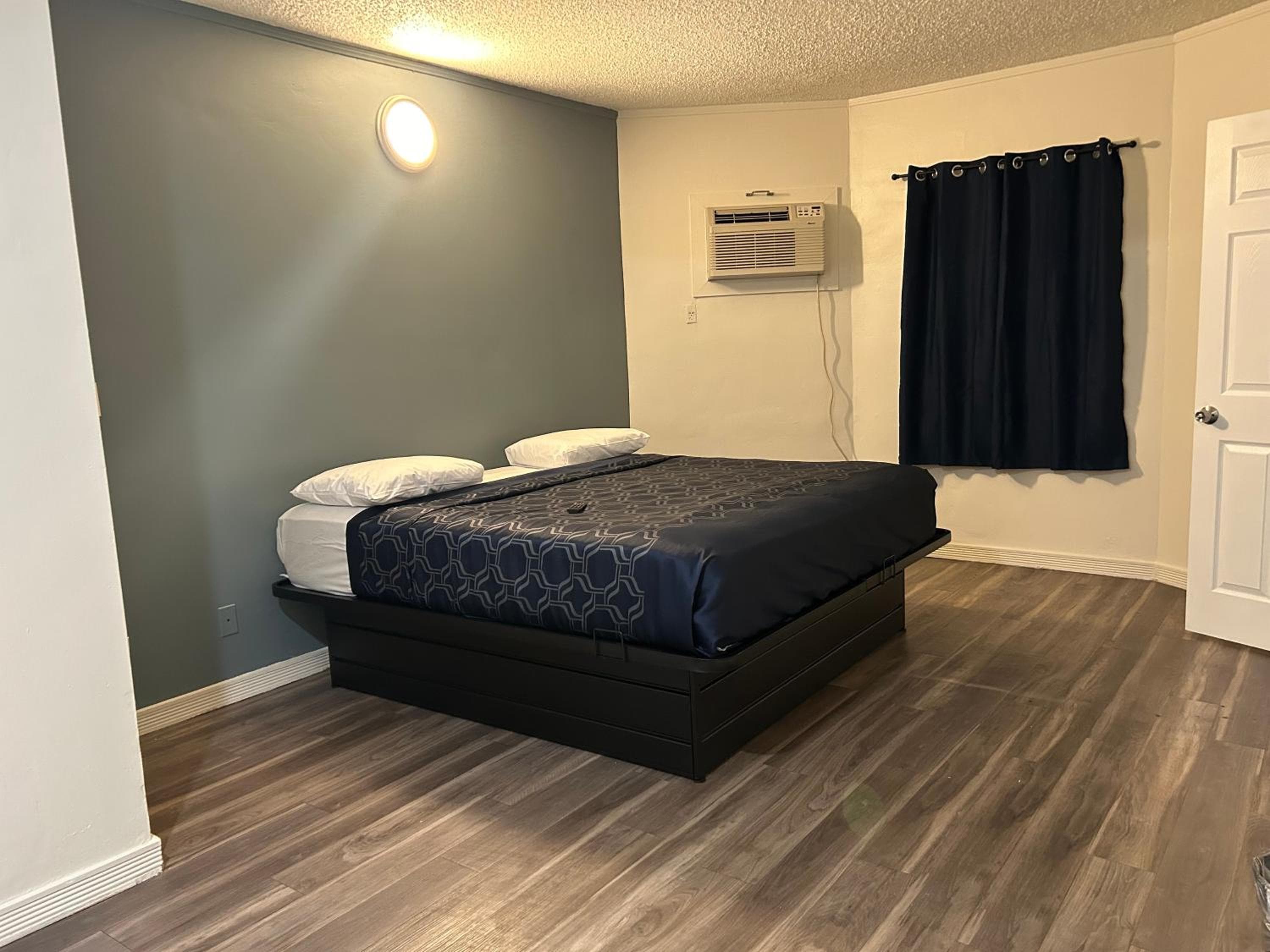 Budget Inn Hollywood — 4