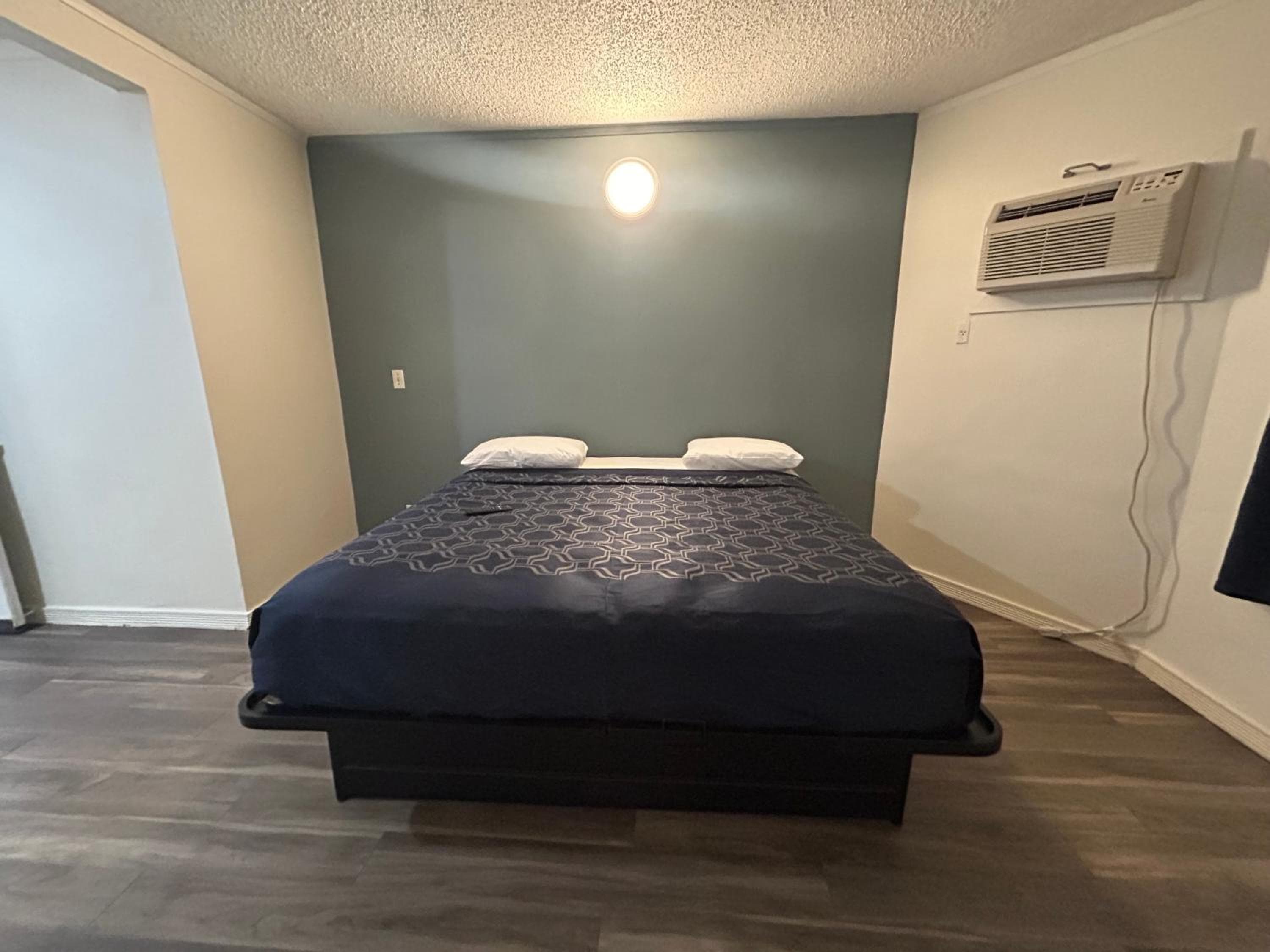 Budget Inn Hollywood — 5