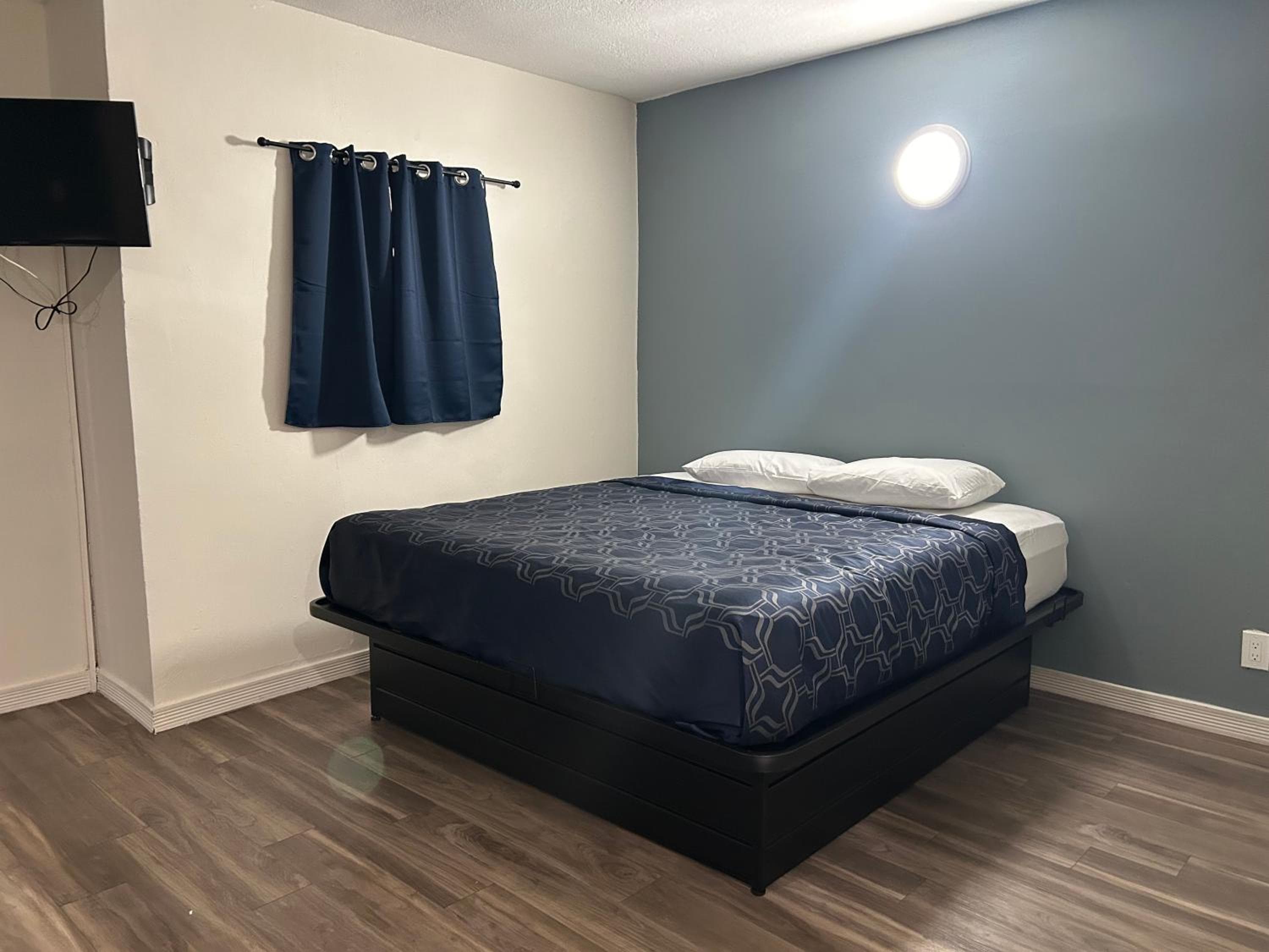 Budget Inn Hollywood — 2
