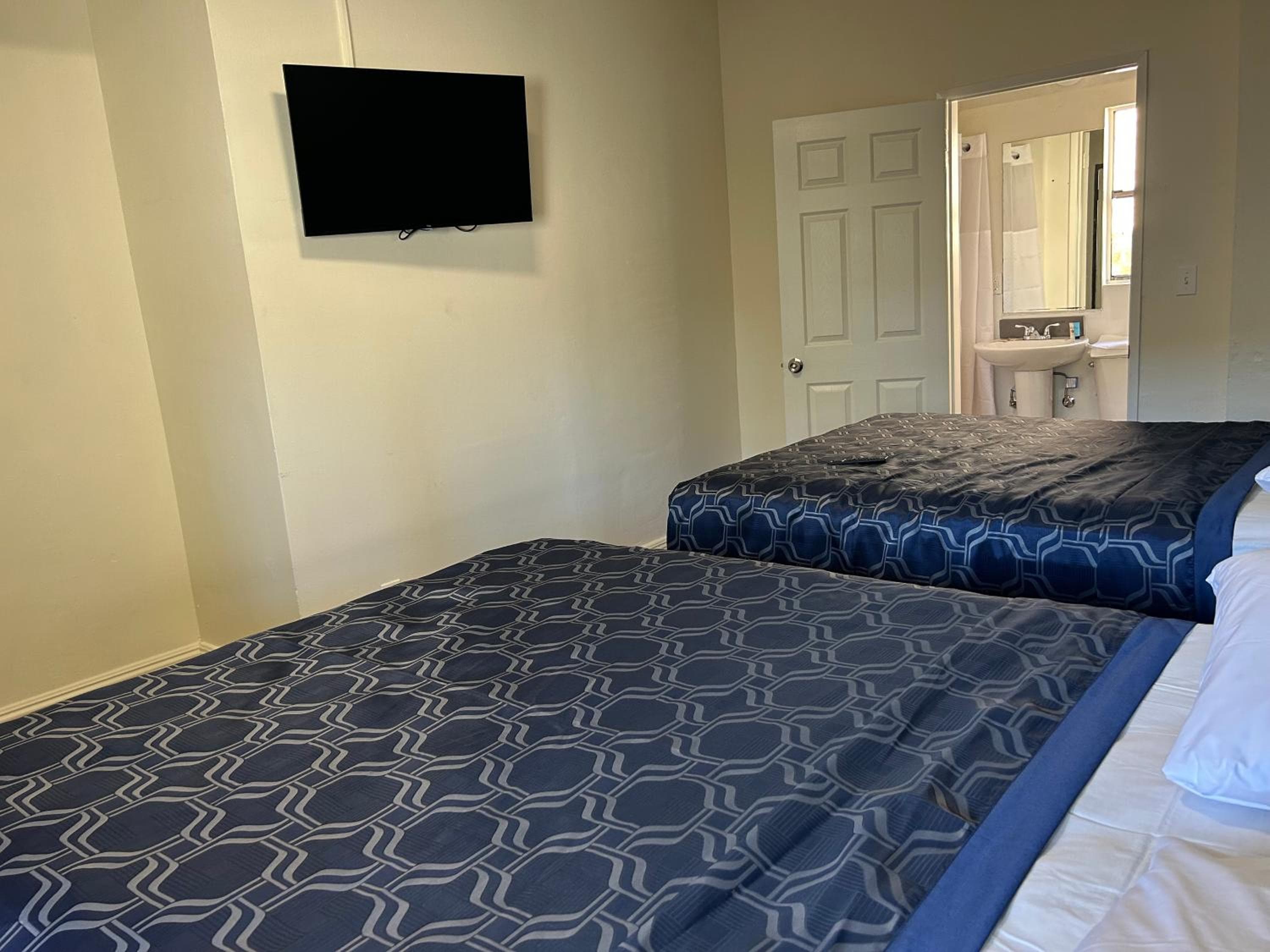 Budget Inn Hollywood — 3