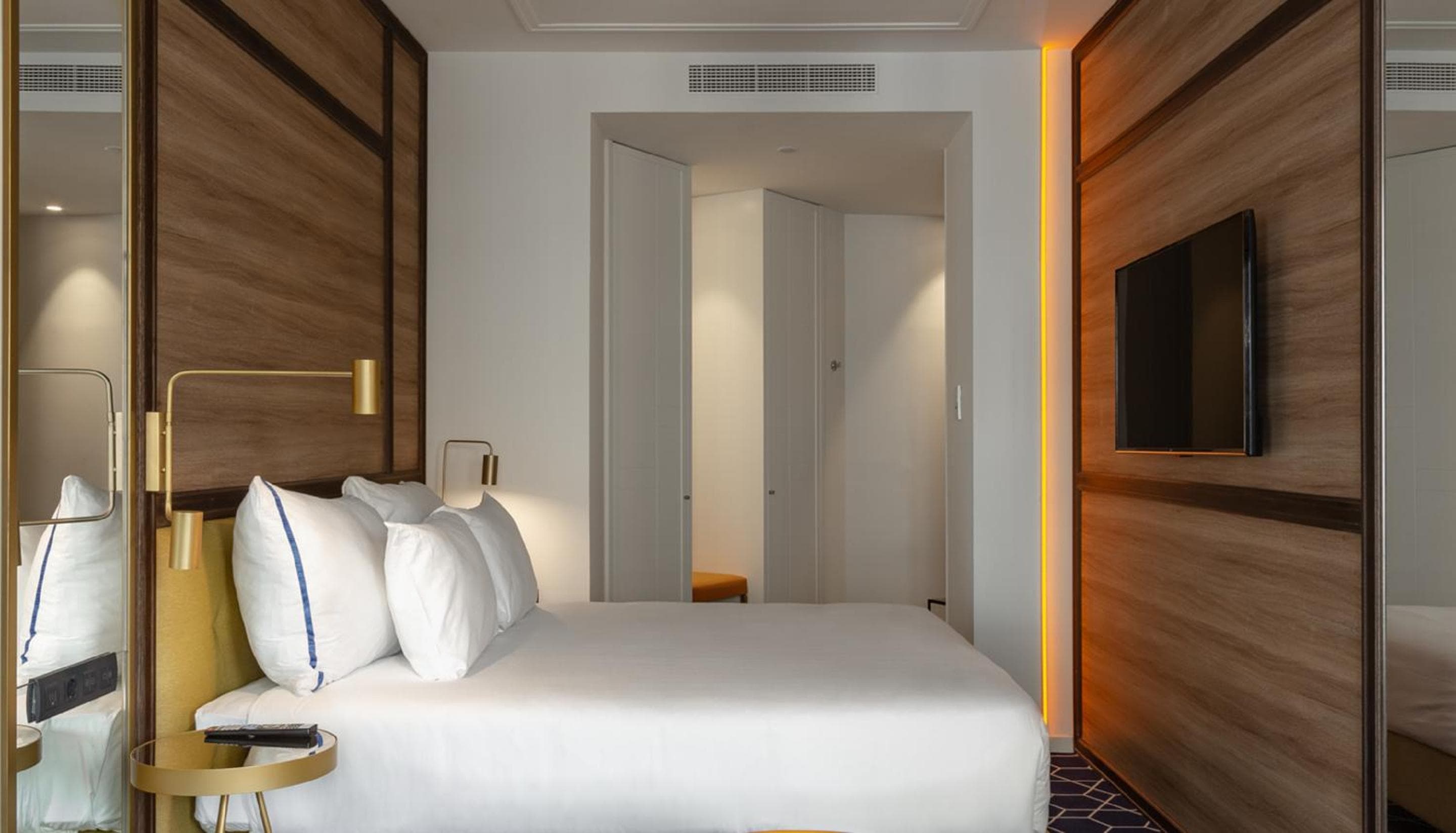 Pestana CR7 Gran Vía Madrid — 9