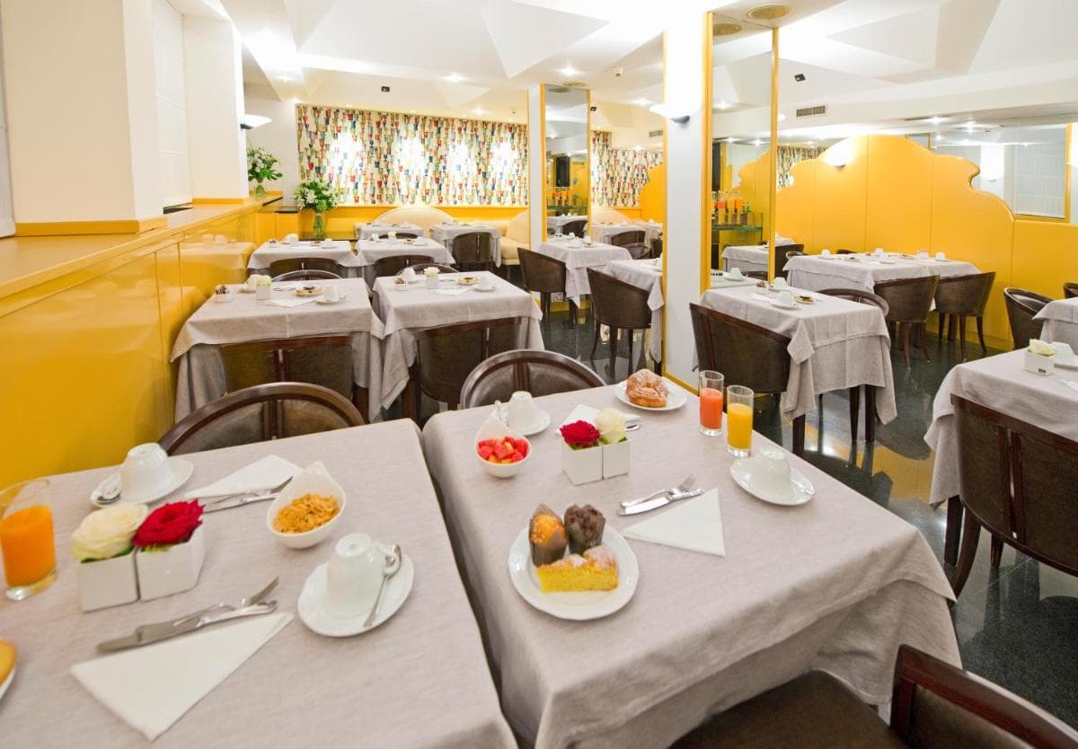 Hotel D'Este — 6