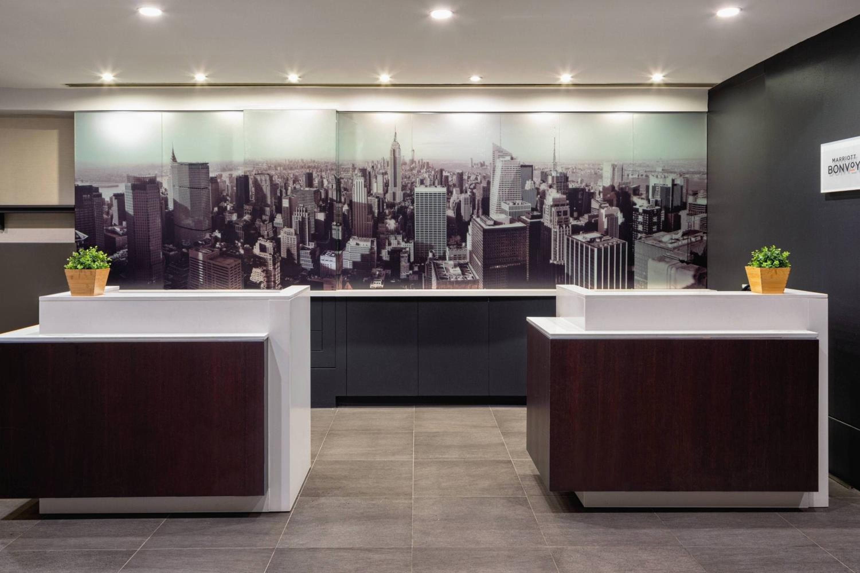 Courtyard New York Manhattan/Times Square — 4