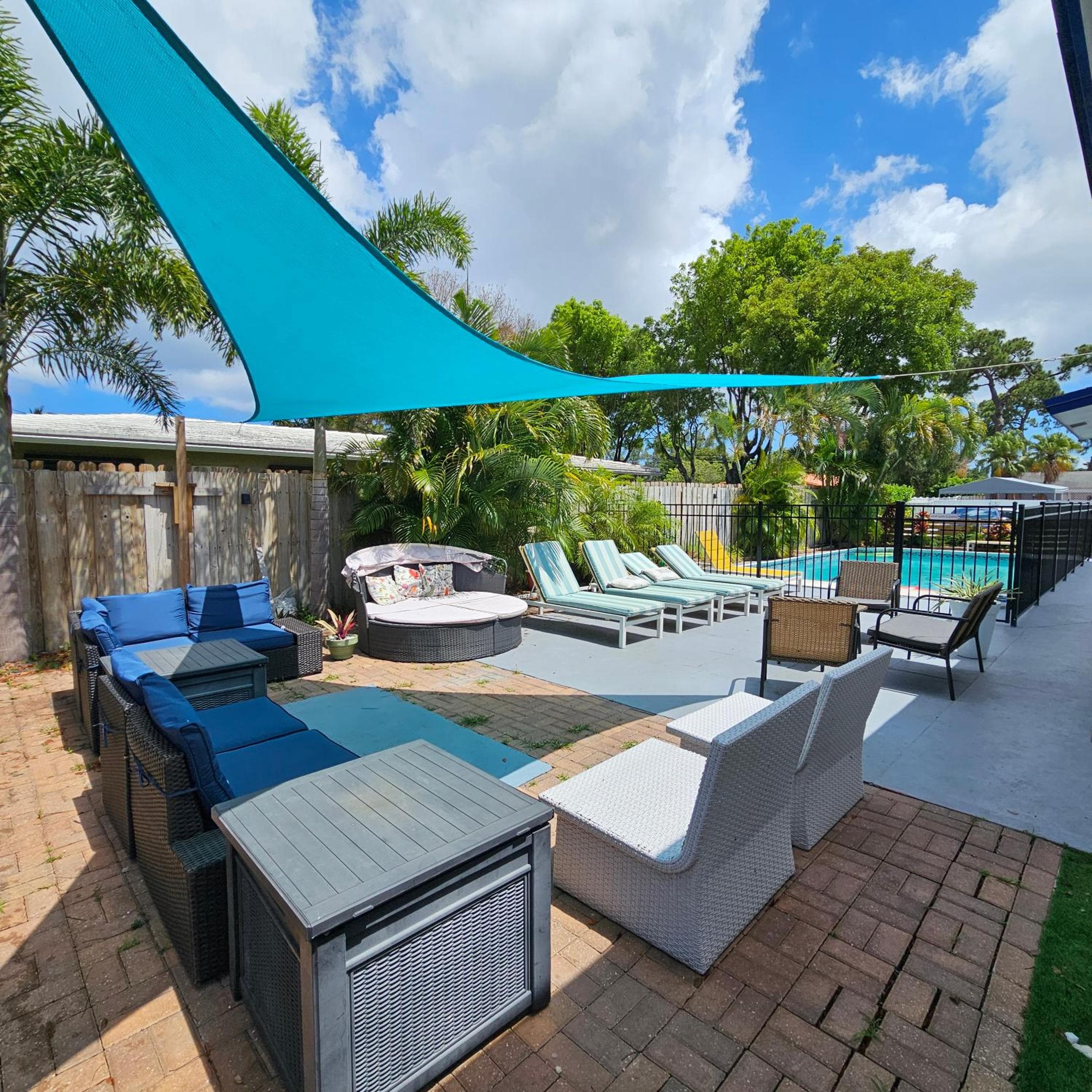 Private Home, KING Room- Pool & Patios - Near Beaches & Dining — 3
