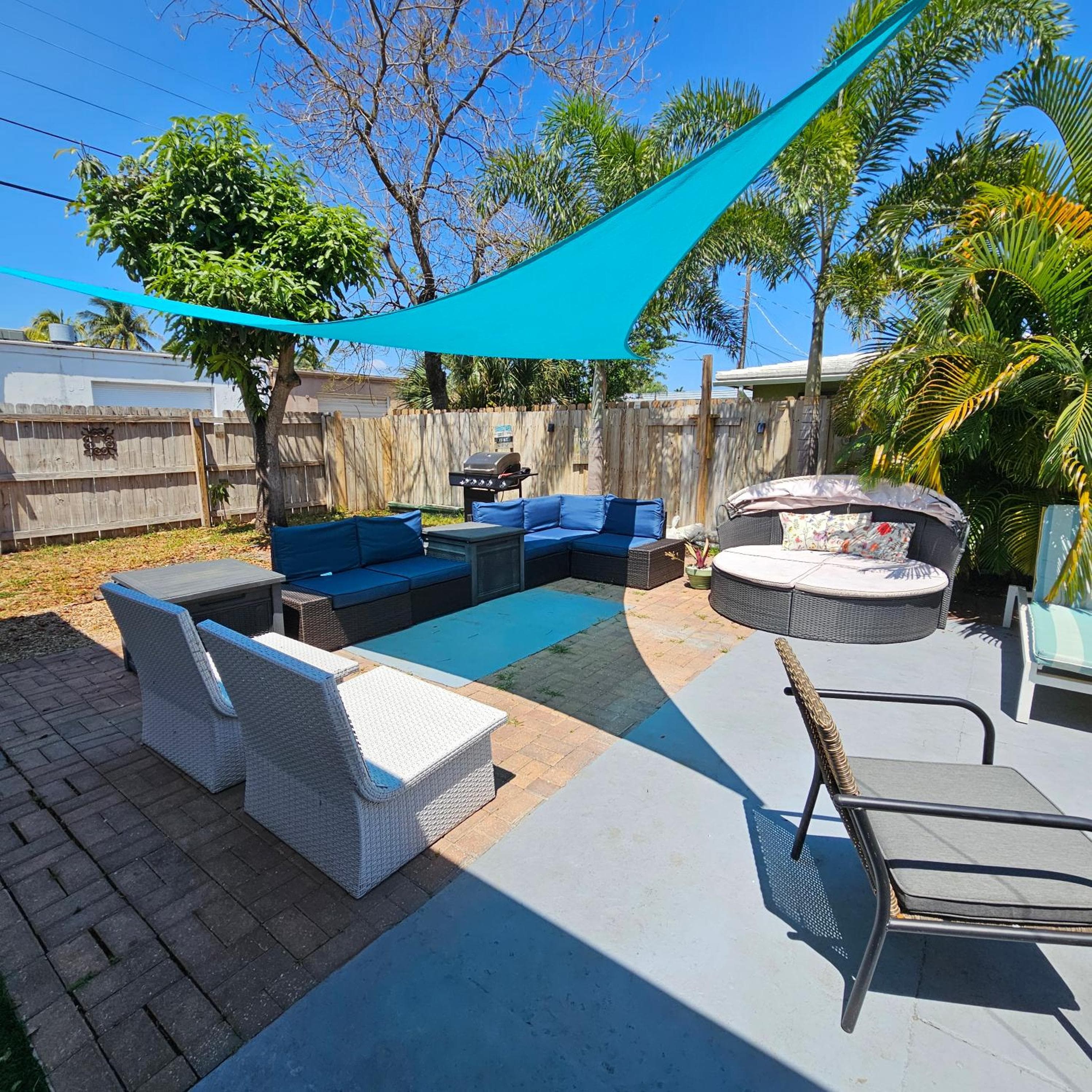Private Home, KING Room- Pool & Patios - Near Beaches & Dining — 6