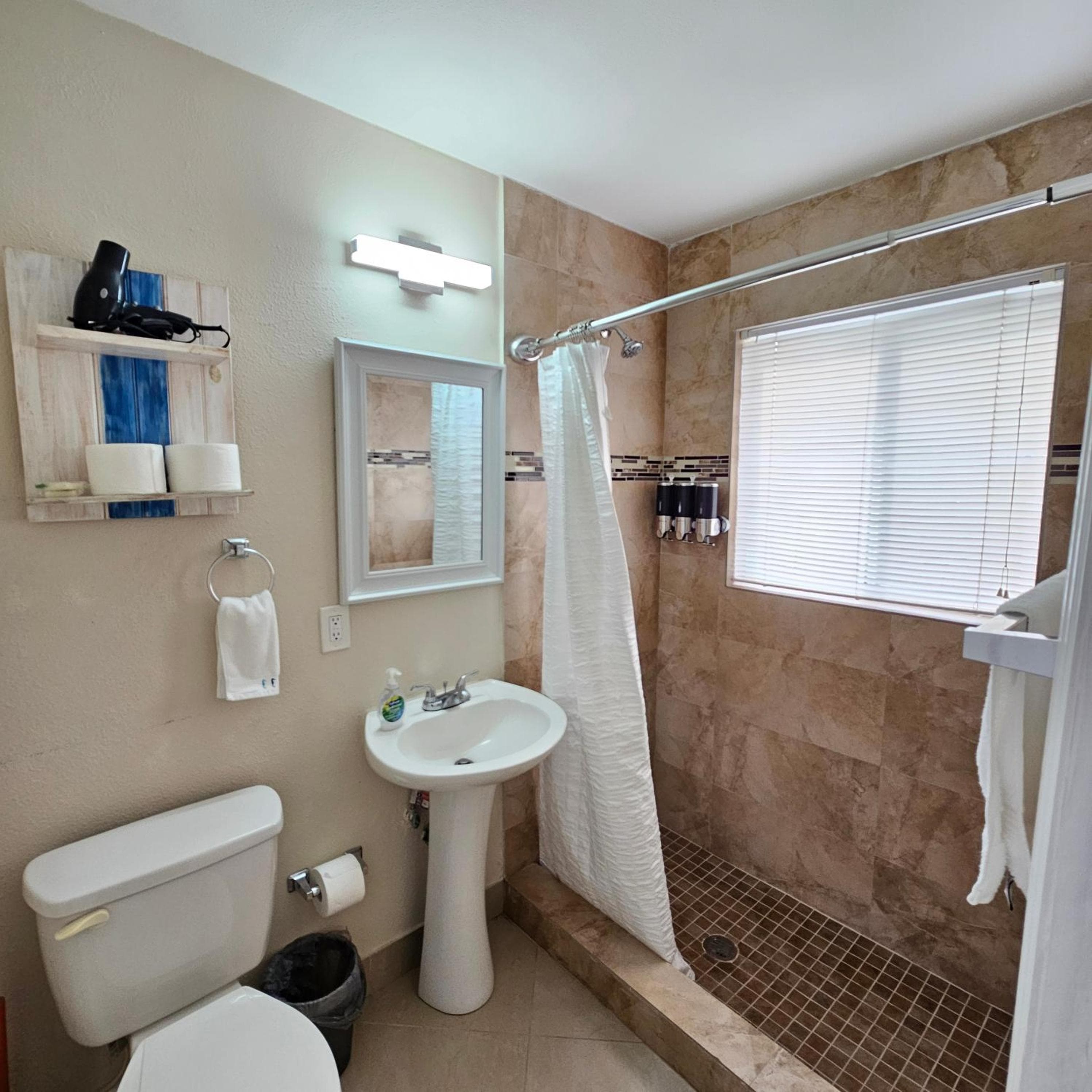 Private Home, KING Room- Pool & Patios - Near Beaches & Dining — 15