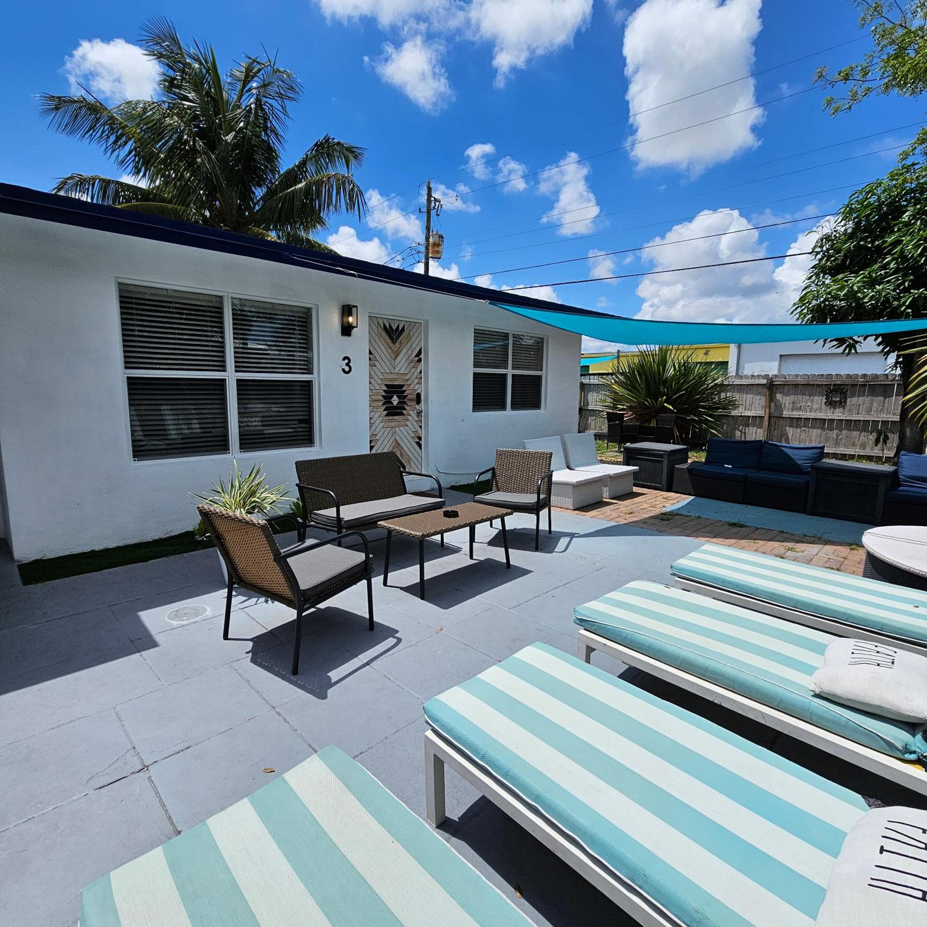 Private Home, KING Room- Pool & Patios - Near Beaches & Dining — 28