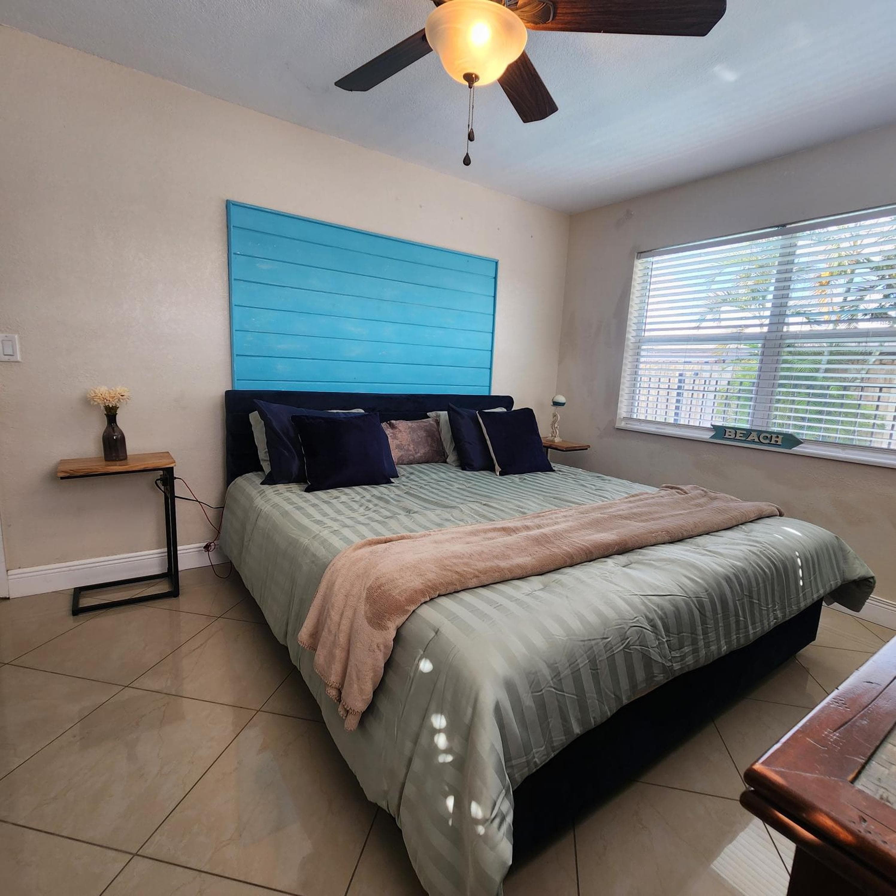 Private Home, KING Room- Pool & Patios - Near Beaches & Dining — 8