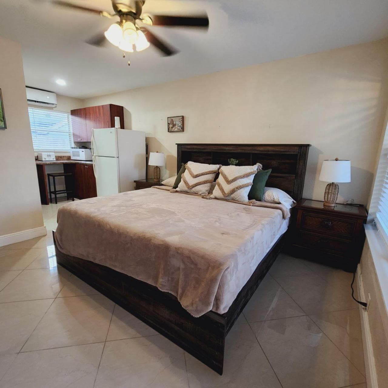 Private Home, KING Room- Pool & Patios - Near Beaches & Dining — 7